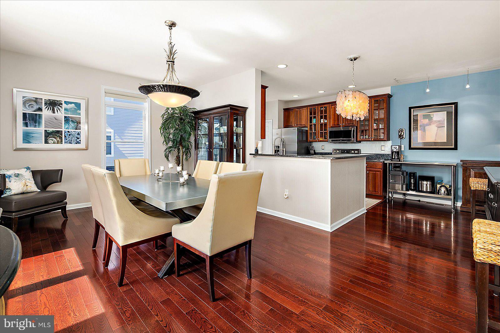 LIGHTHOUSE VIEW - Residential