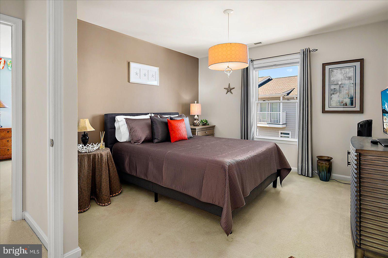 LIGHTHOUSE VIEW - Residential