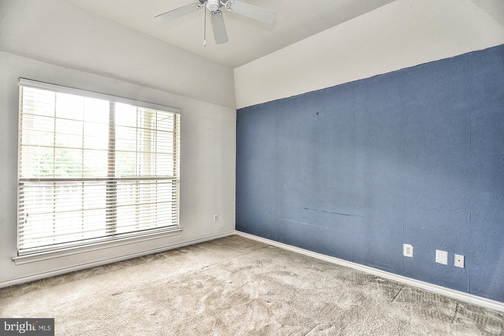 PENDERBROOK SQUARE CONDOMINIUMS - Residential Lease