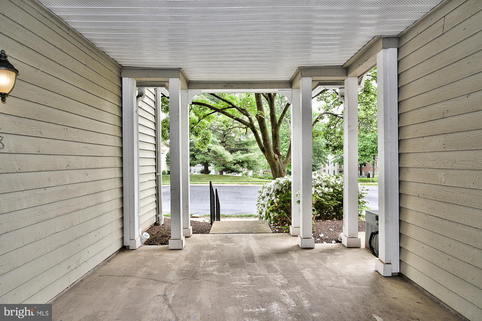 PENDERBROOK SQUARE CONDOMINIUMS - Residential Lease