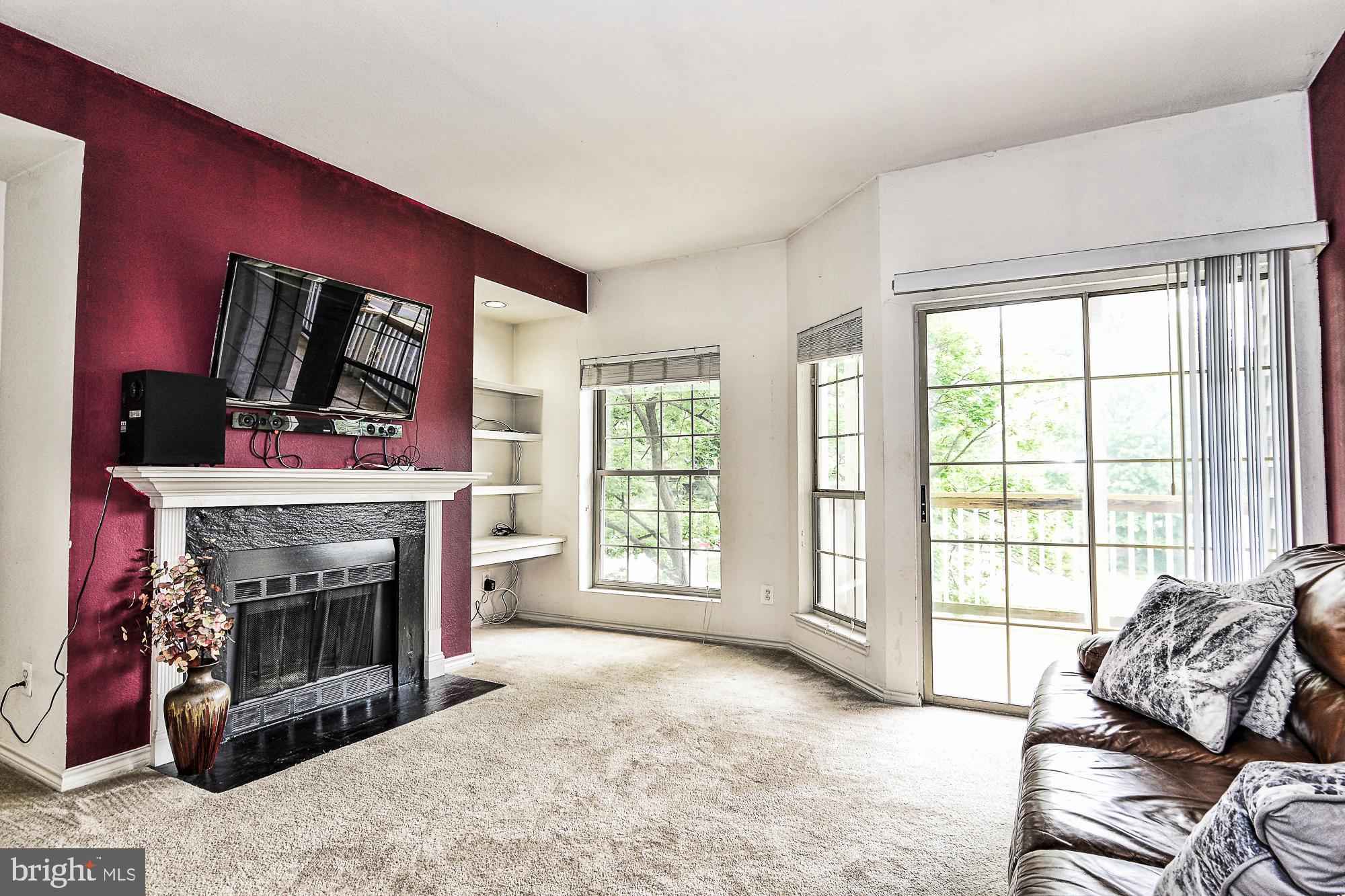 PENDERBROOK SQUARE CONDOMINIUMS - Residential Lease