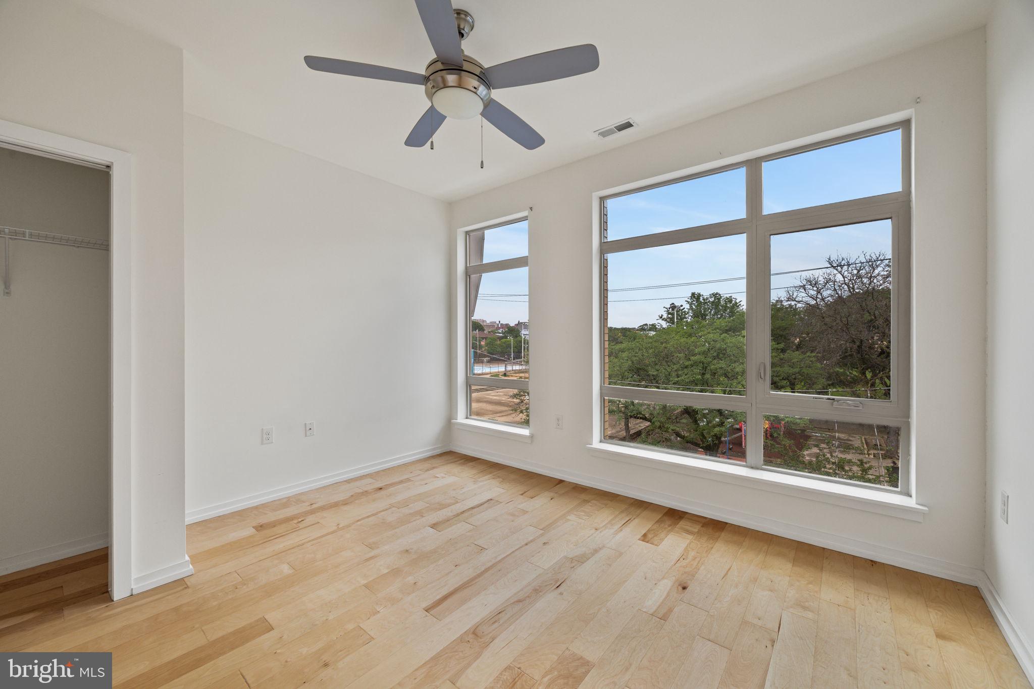 KENSINGTON - Residential Income