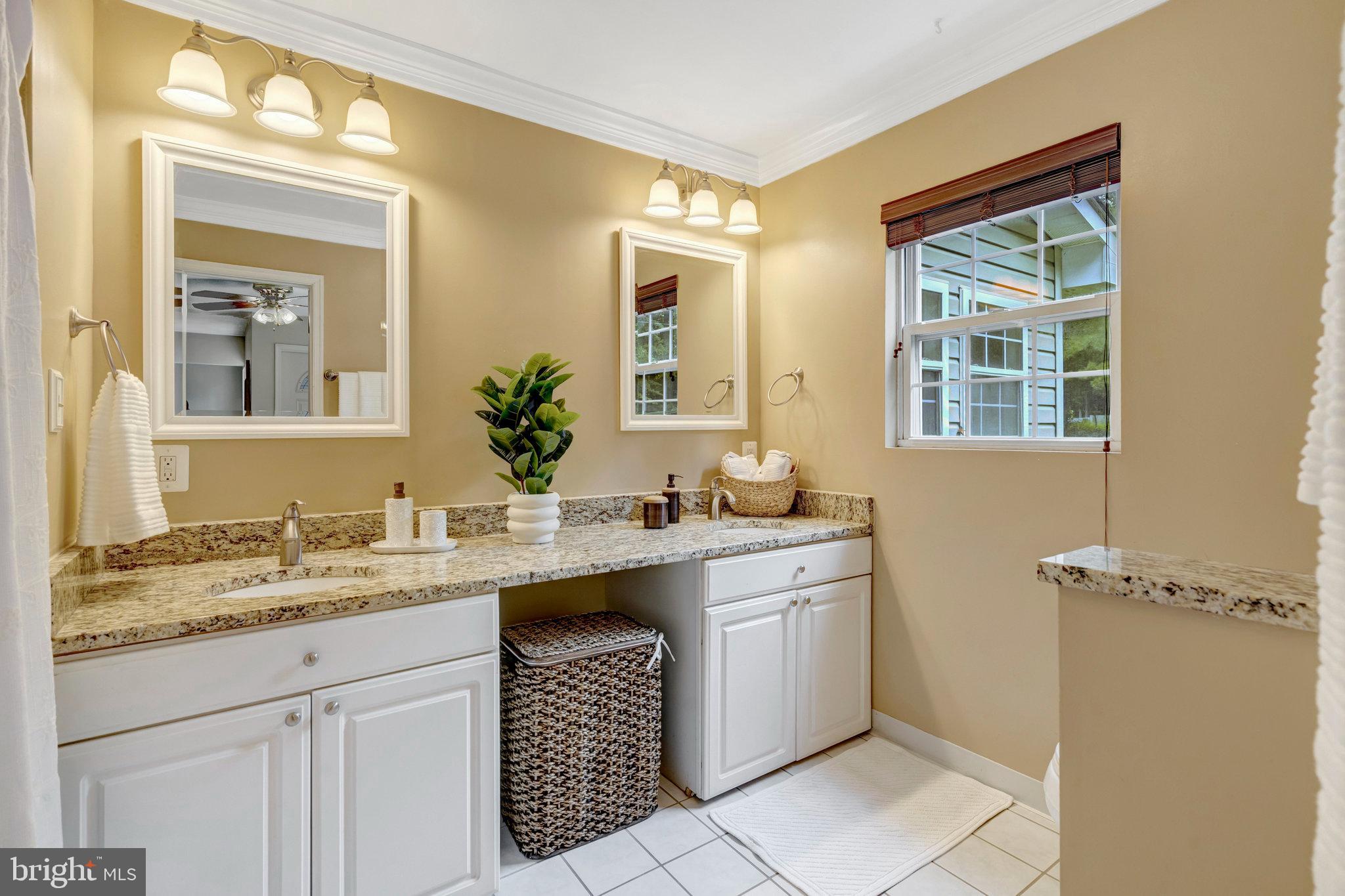 LAKE JACKSON - Residential