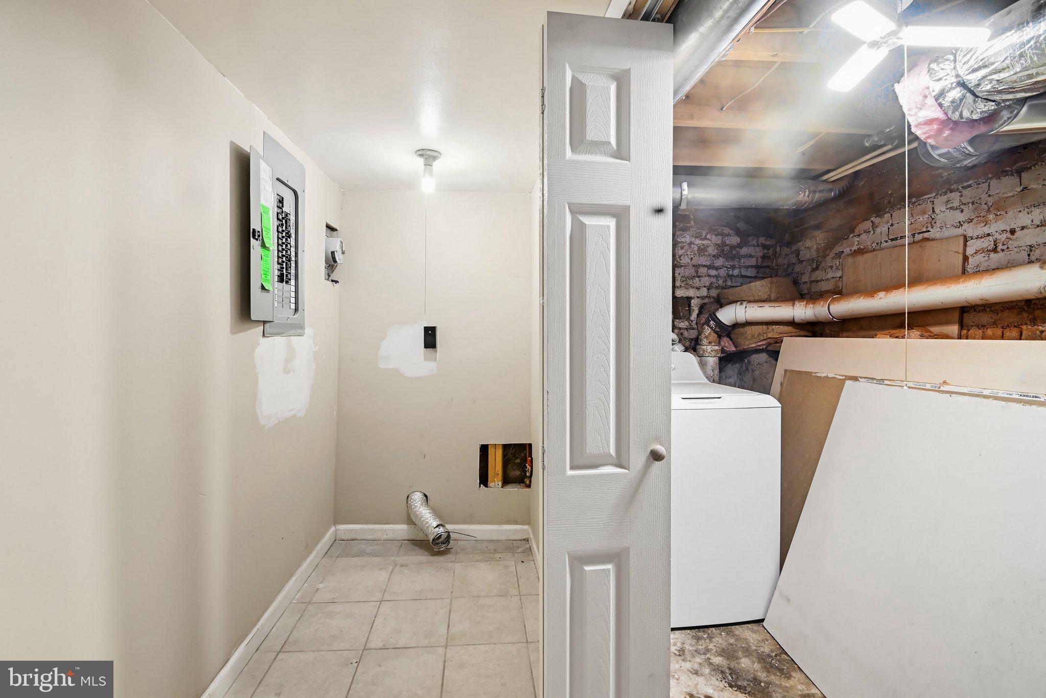 BROADWAY EAST - Residential