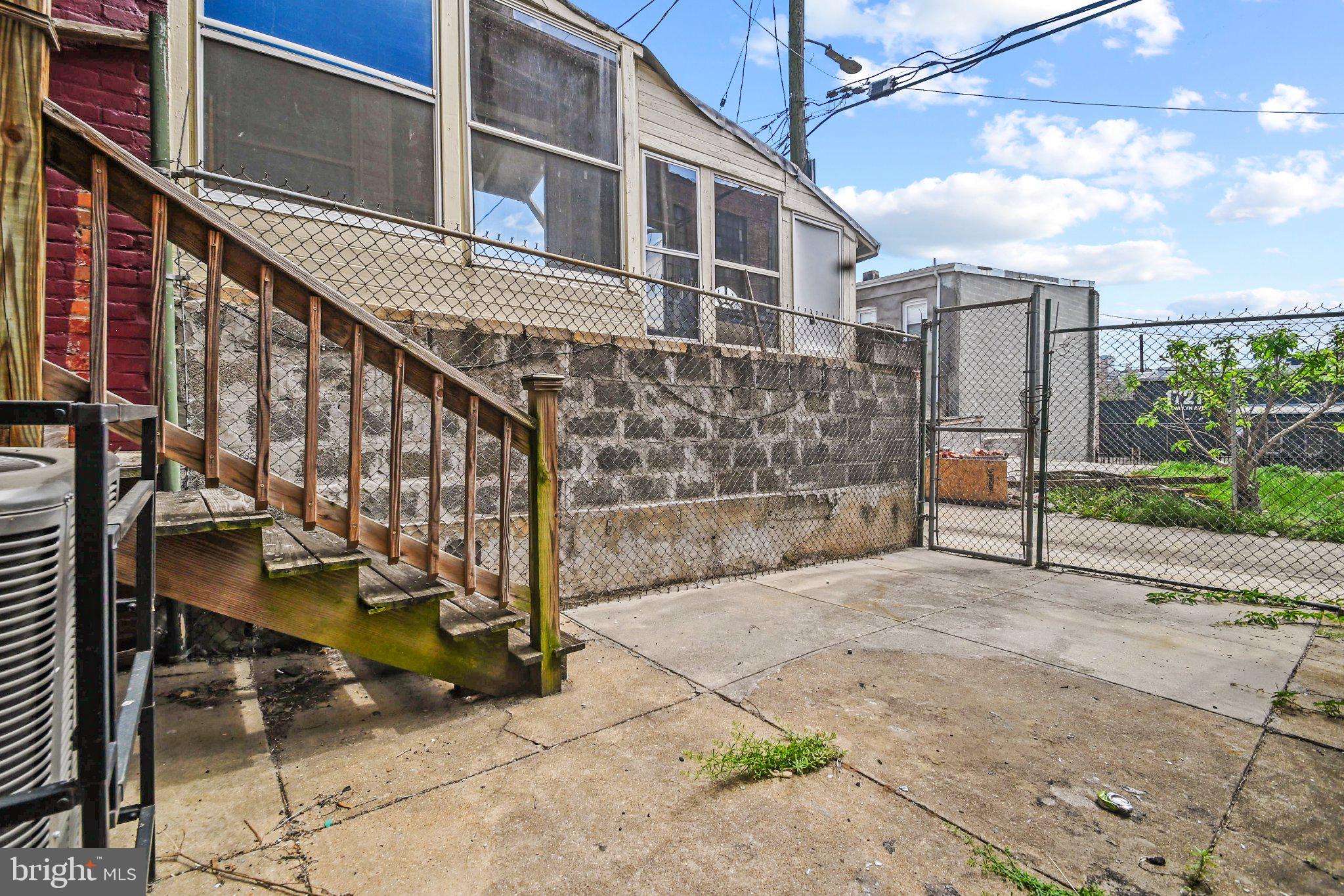 BROADWAY EAST - Residential