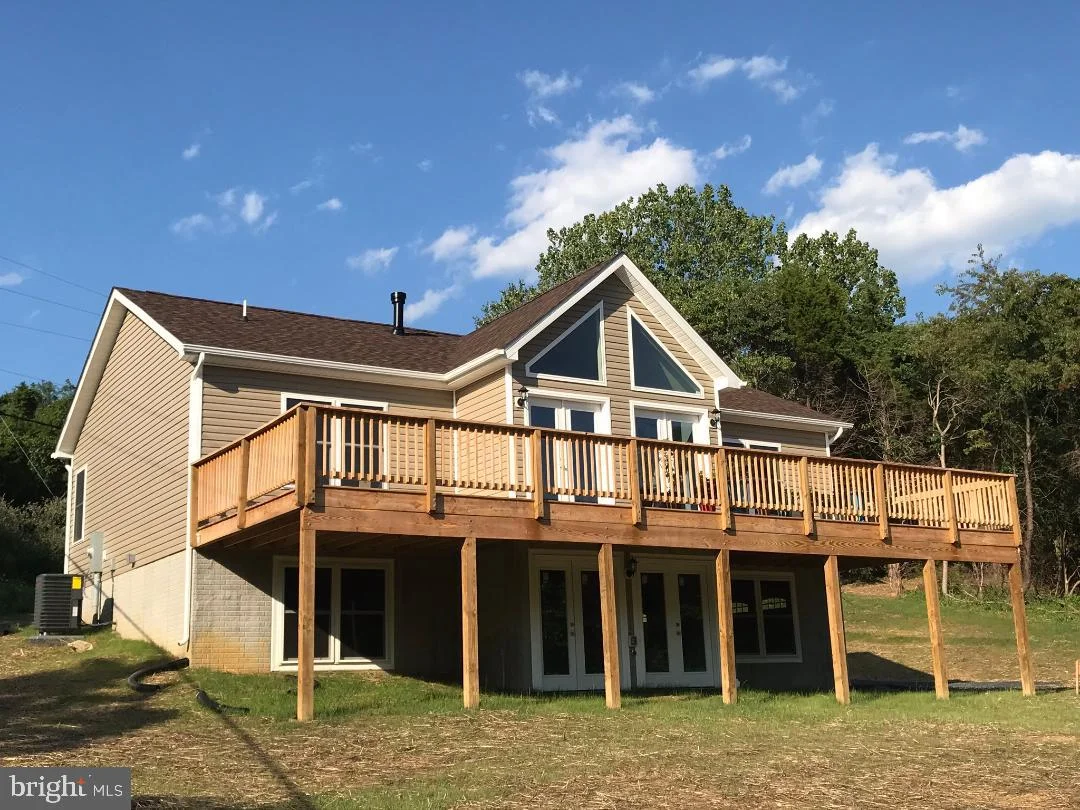 1042 Apple Orchard Dr, Linden, VA 22642