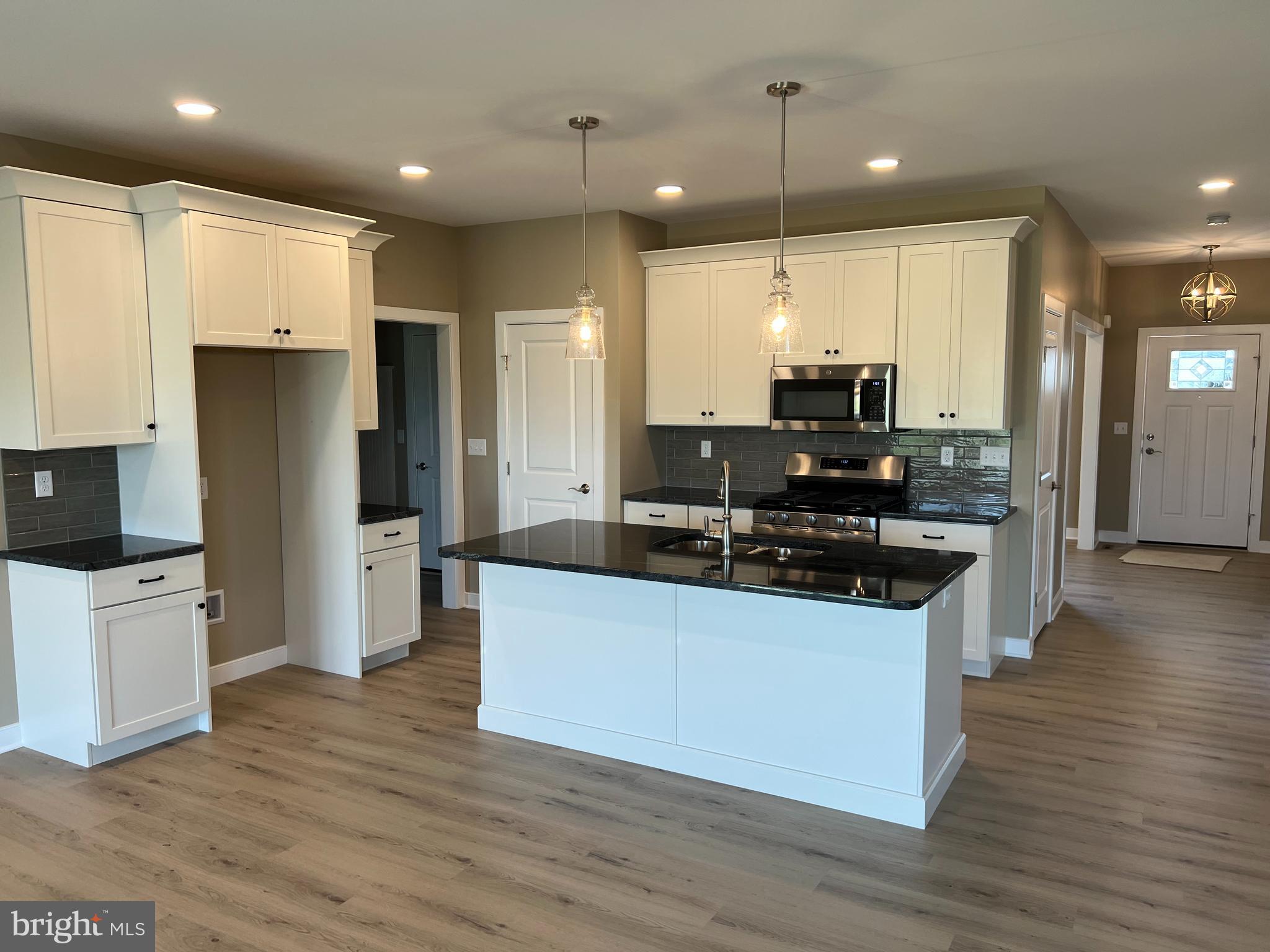 STONEYBROOK OF E-TOWN - Residential