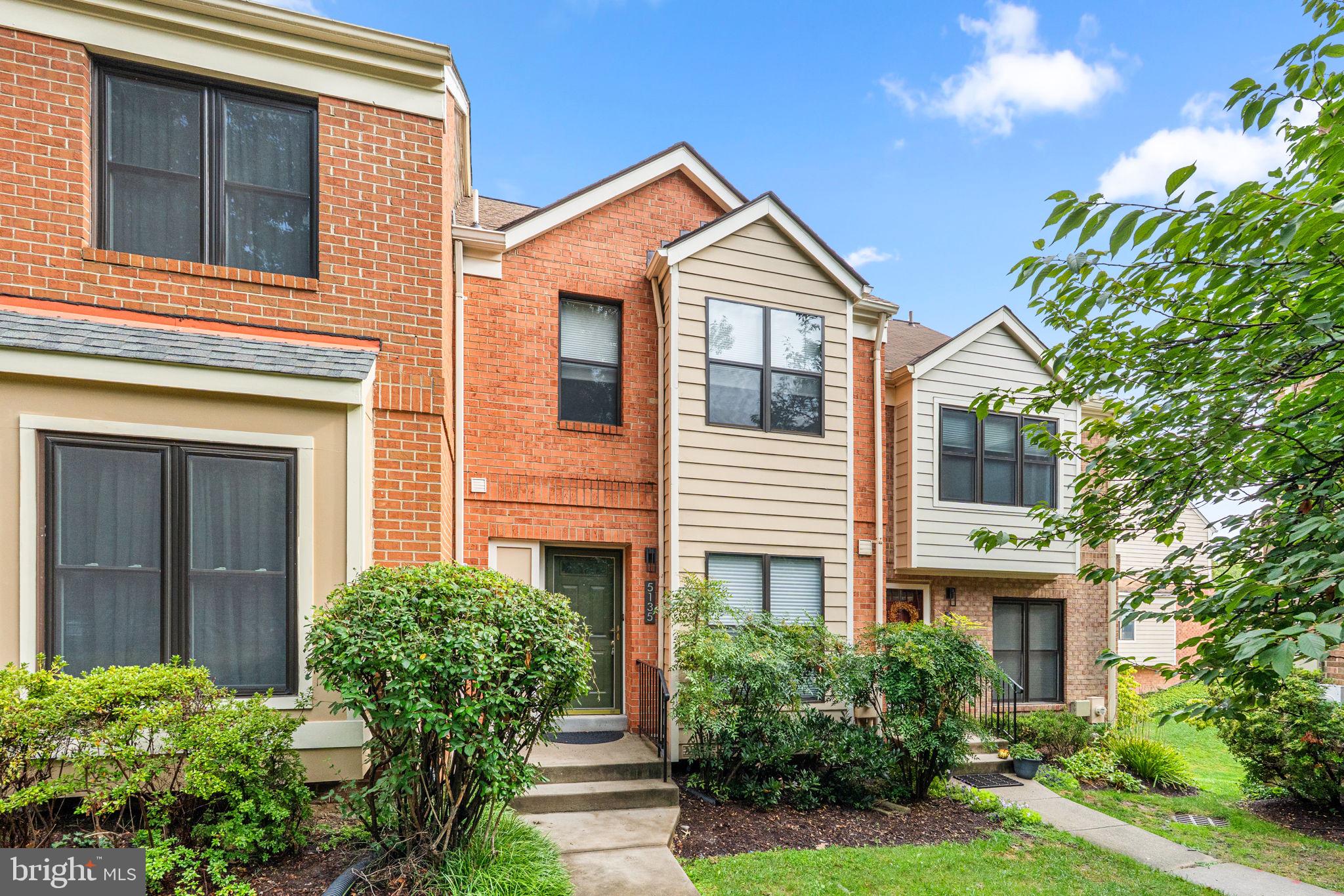 5135 KING CHARLES WAY
