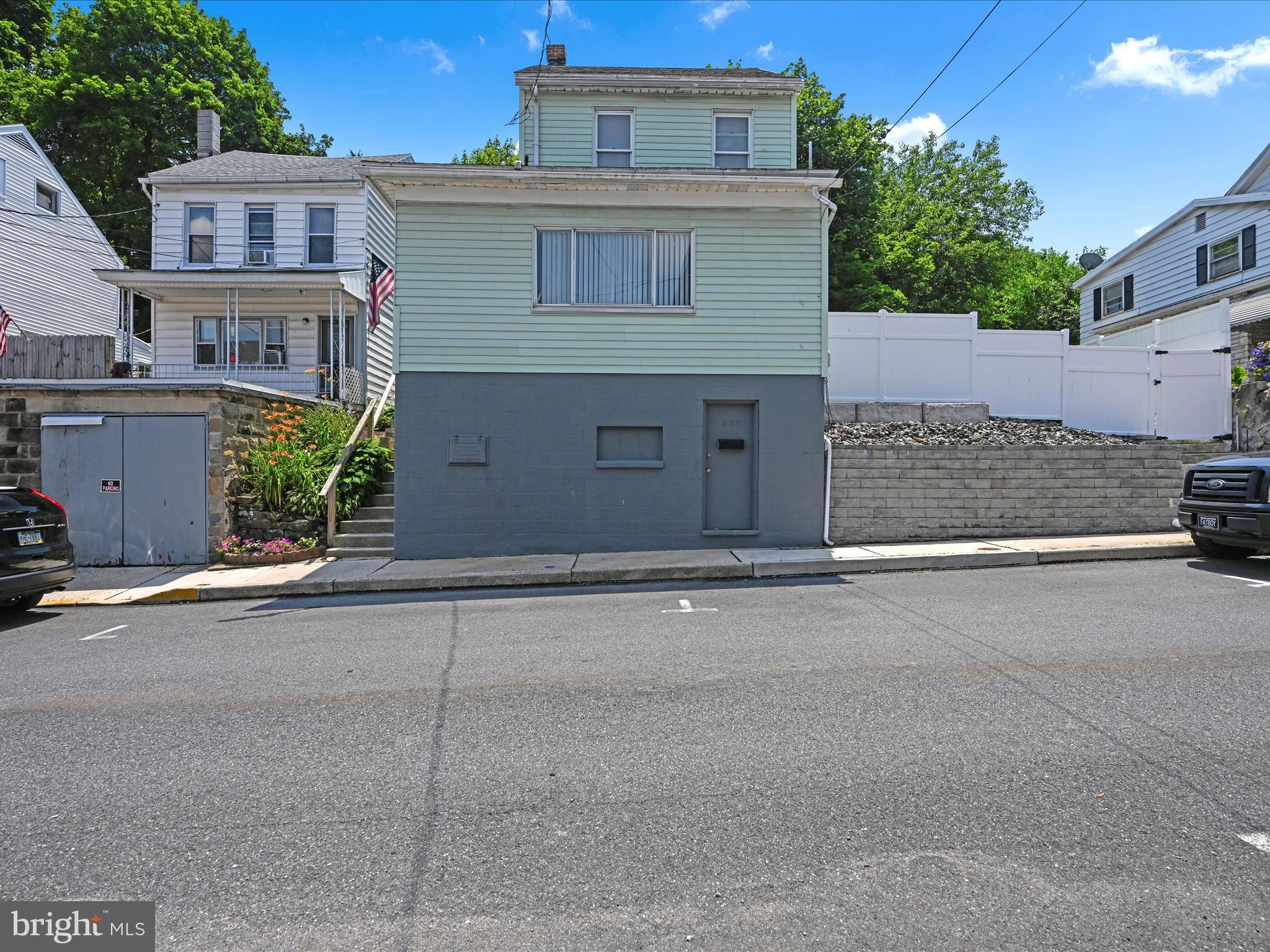 237 LAUREL STREET
