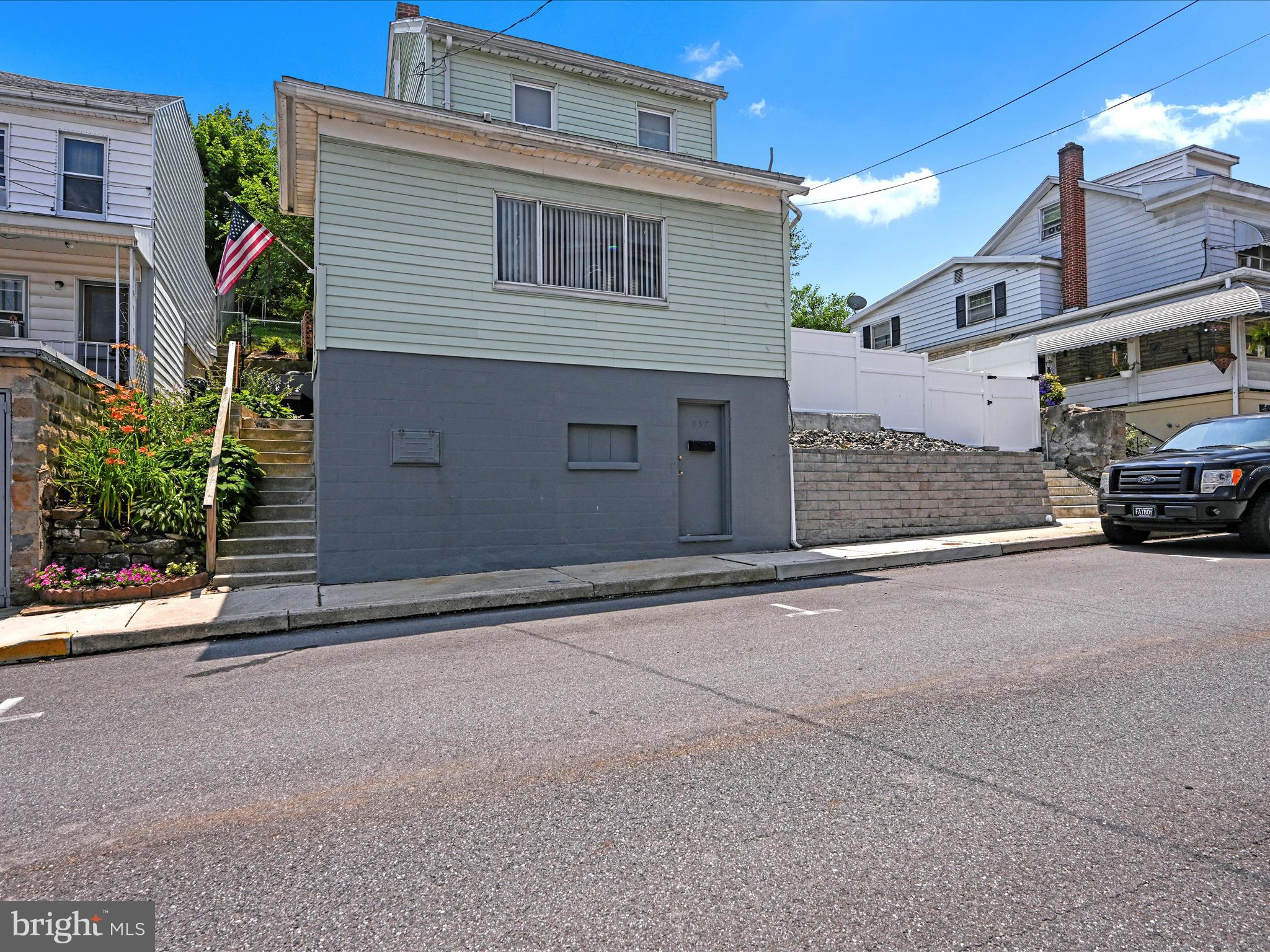 237 LAUREL STREET