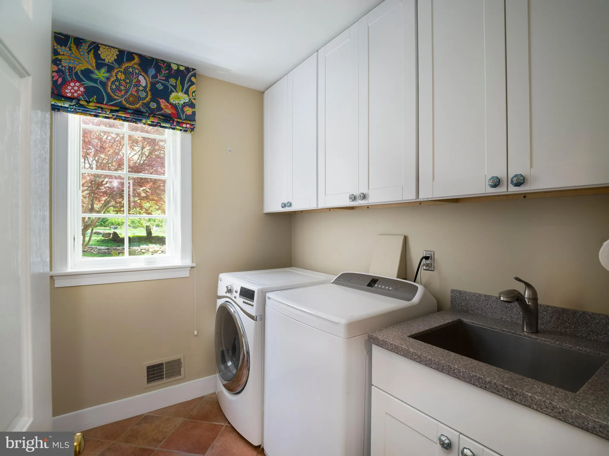 Berwyn, Pennsylvania 19312, United States, 5 Bedrooms Bedrooms, ,5 BathroomsBathrooms,Residential,Pending,115111