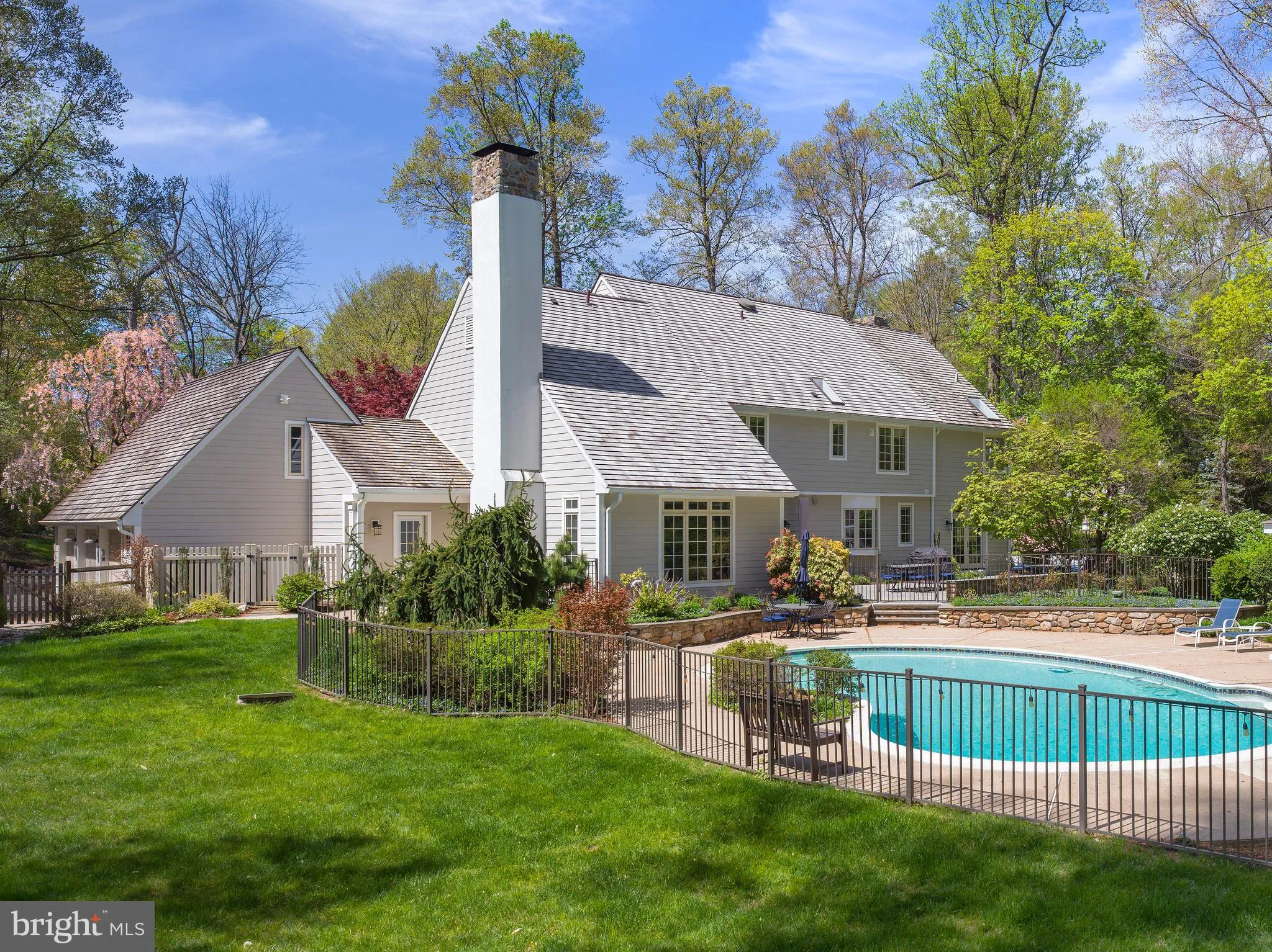 Berwyn, Pennsylvania 19312, United States, 5 Bedrooms Bedrooms, ,5 BathroomsBathrooms,Residential,Pending,115111