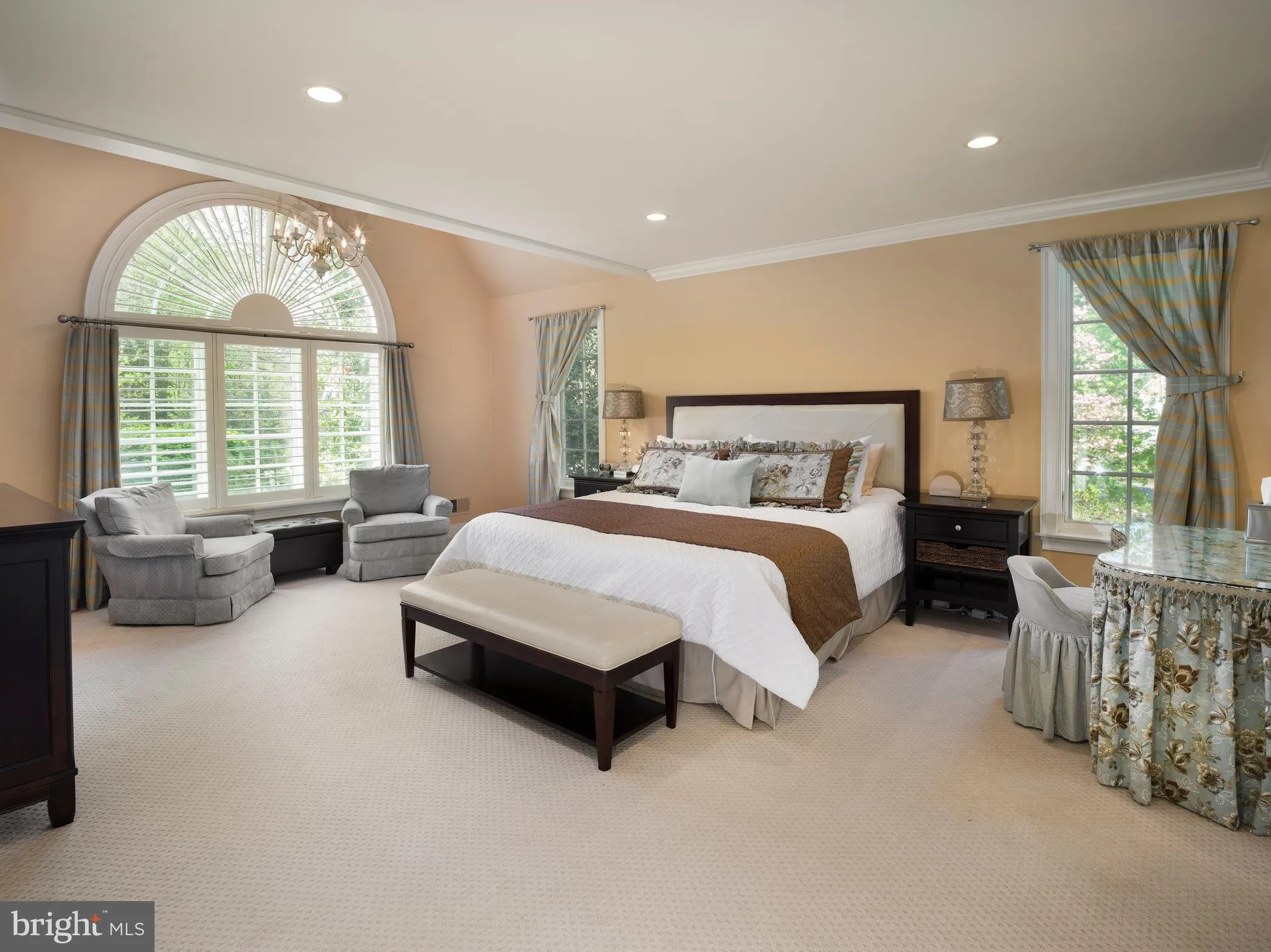 Berwyn, Pennsylvania 19312, United States, 5 Bedrooms Bedrooms, ,5 BathroomsBathrooms,Residential,Pending,115111