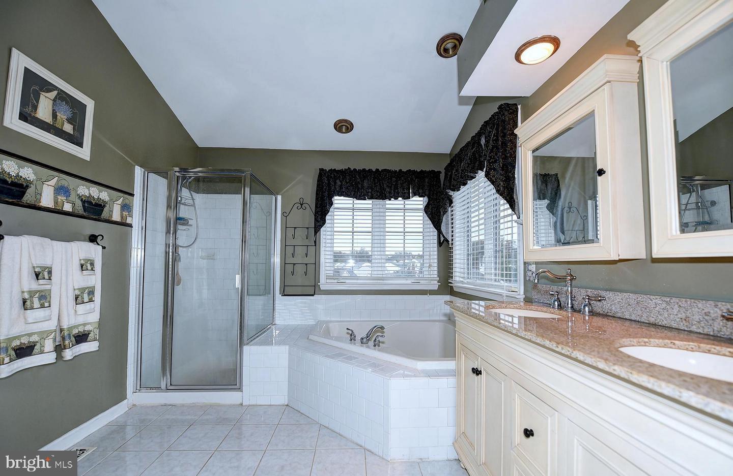 HICKORY OVERLOOK - Residential