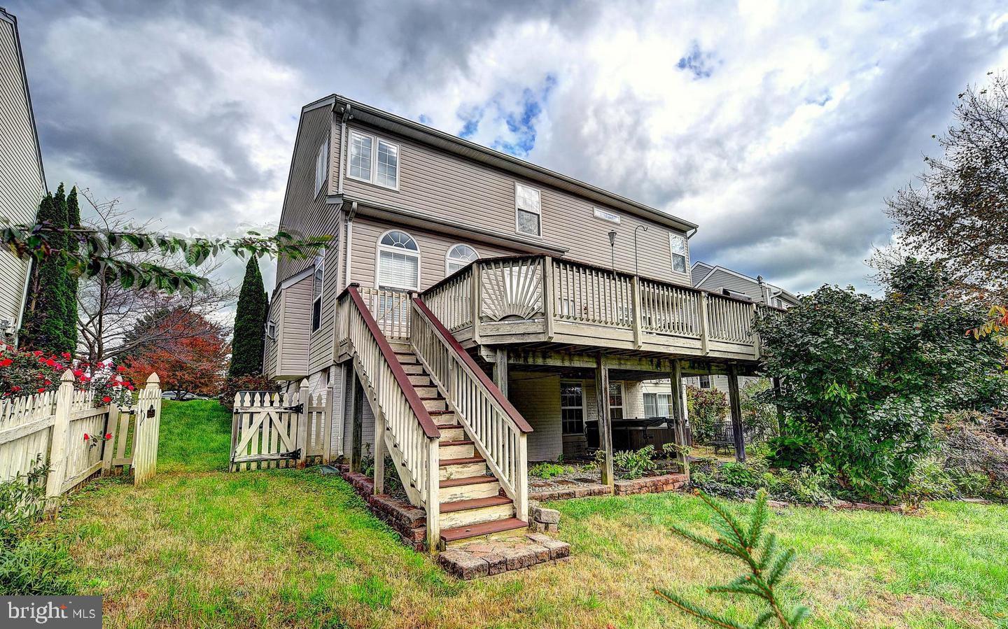 HICKORY OVERLOOK - Residential