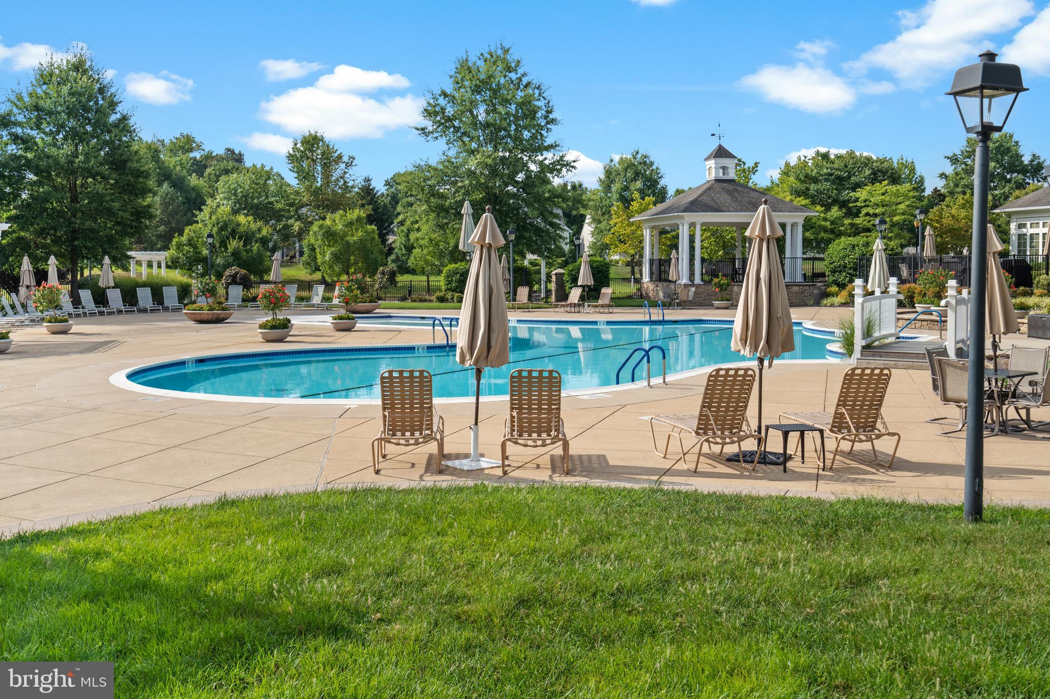 FOUR SEASONS IN HISTORIC VIRGINIA - Residential