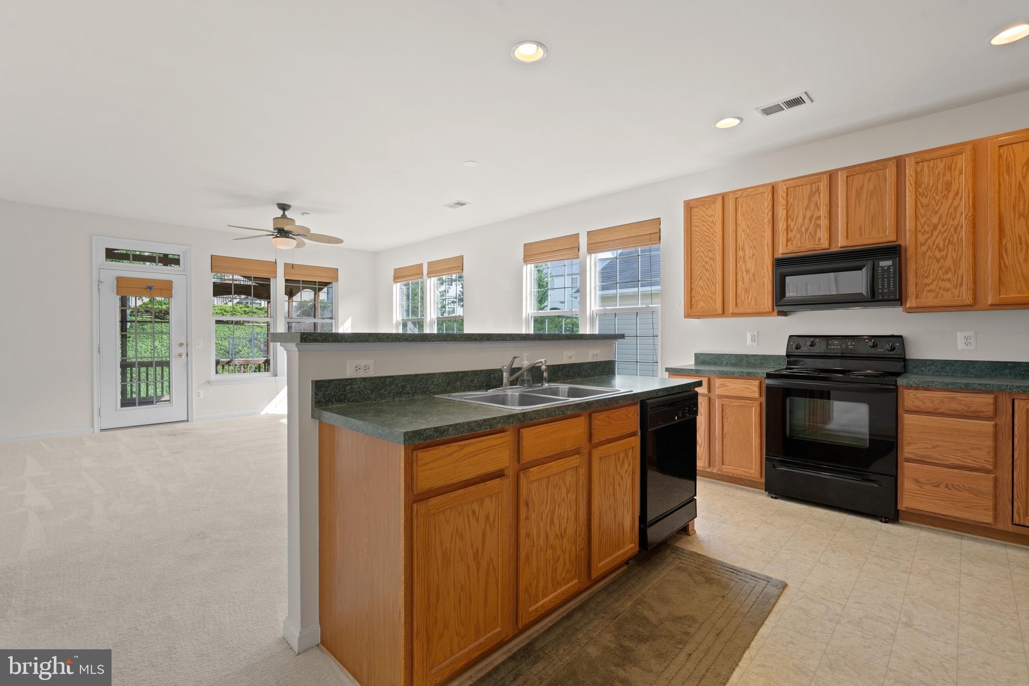 FOUR SEASONS IN HISTORIC VIRGINIA - Residential