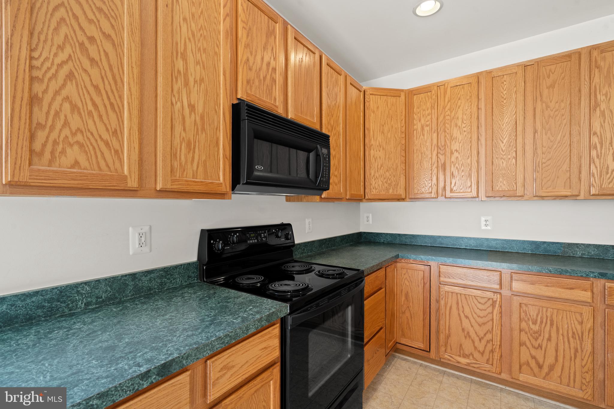 FOUR SEASONS IN HISTORIC VIRGINIA - Residential