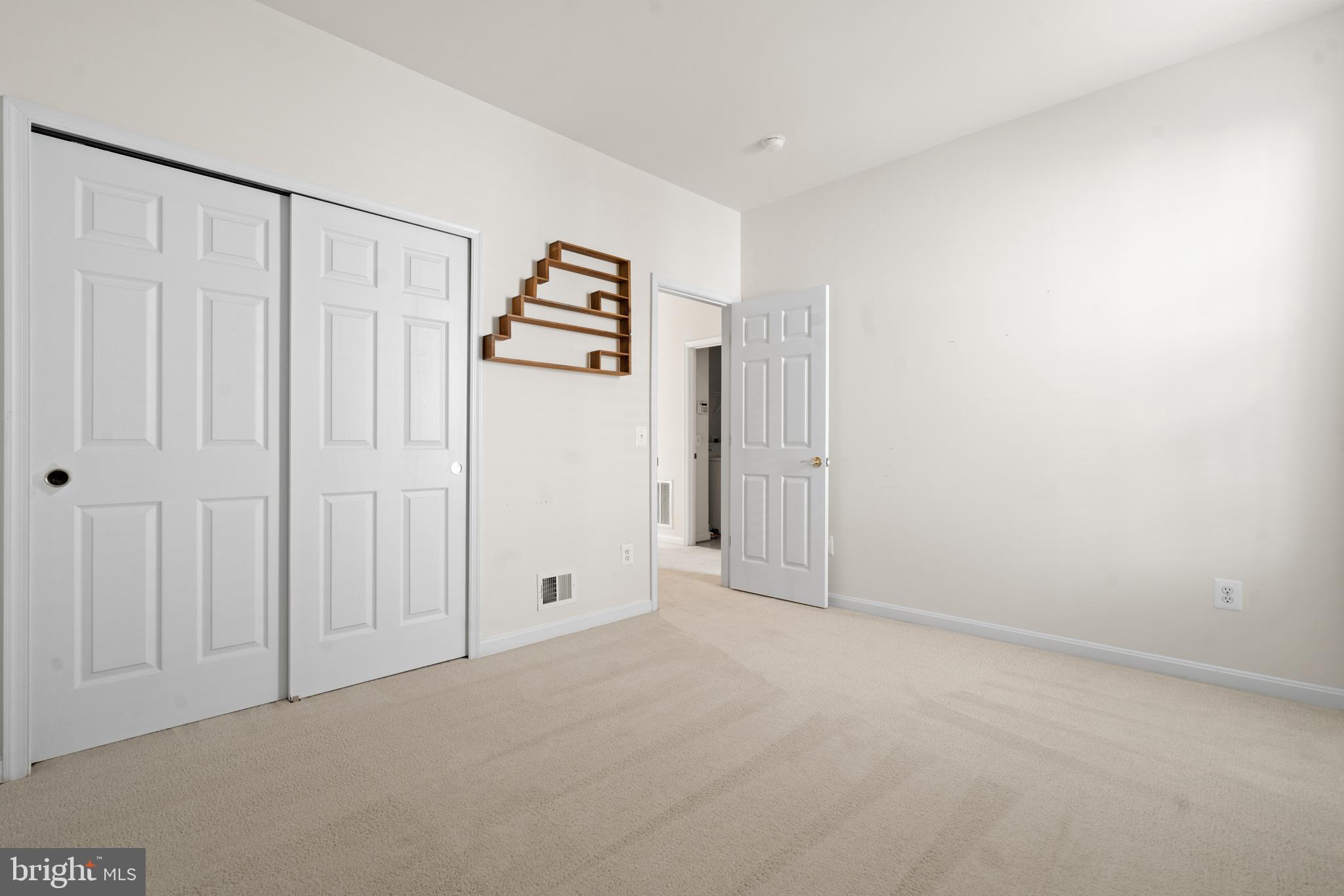 FOUR SEASONS IN HISTORIC VIRGINIA - Residential