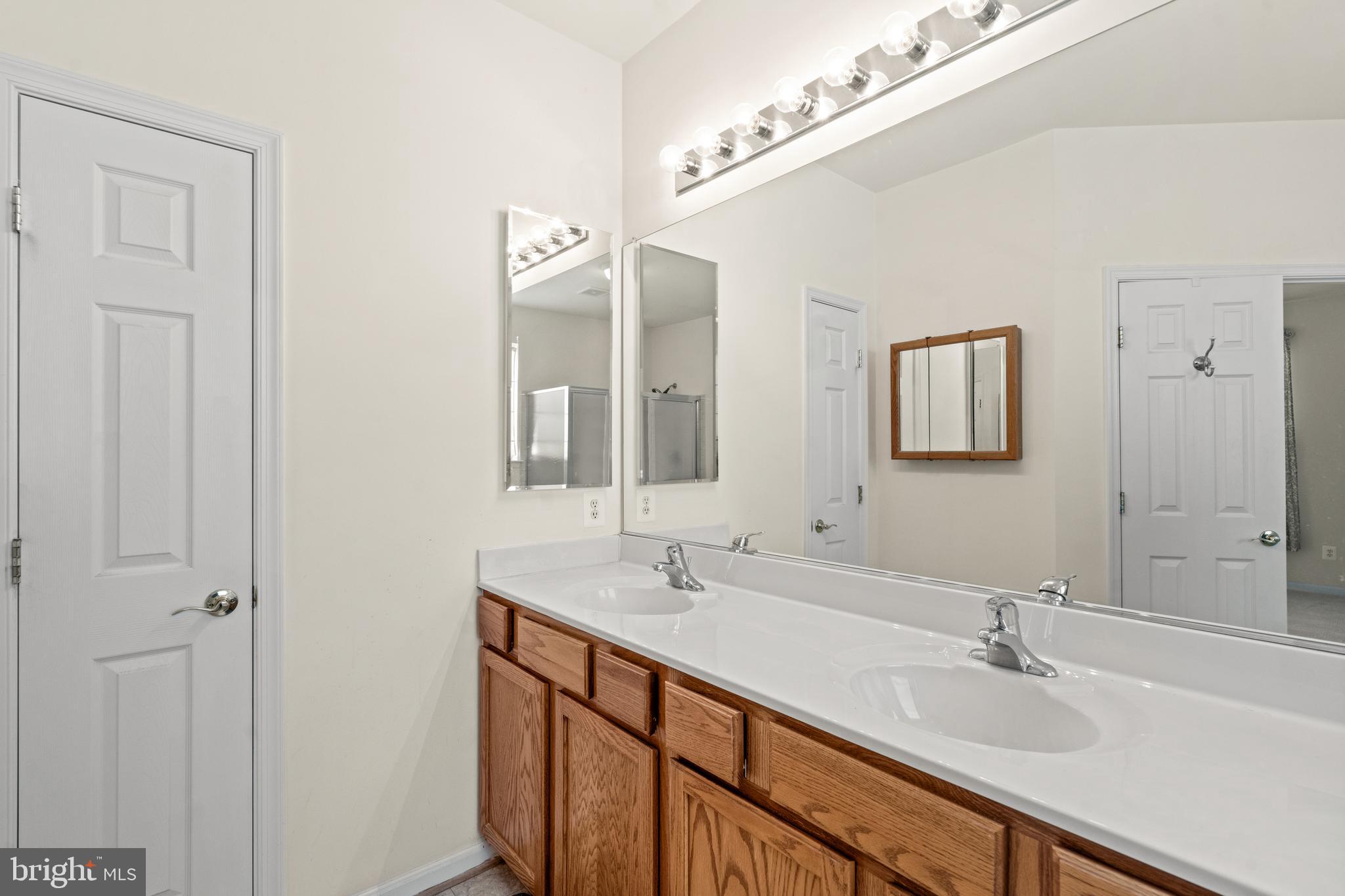 FOUR SEASONS IN HISTORIC VIRGINIA - Residential