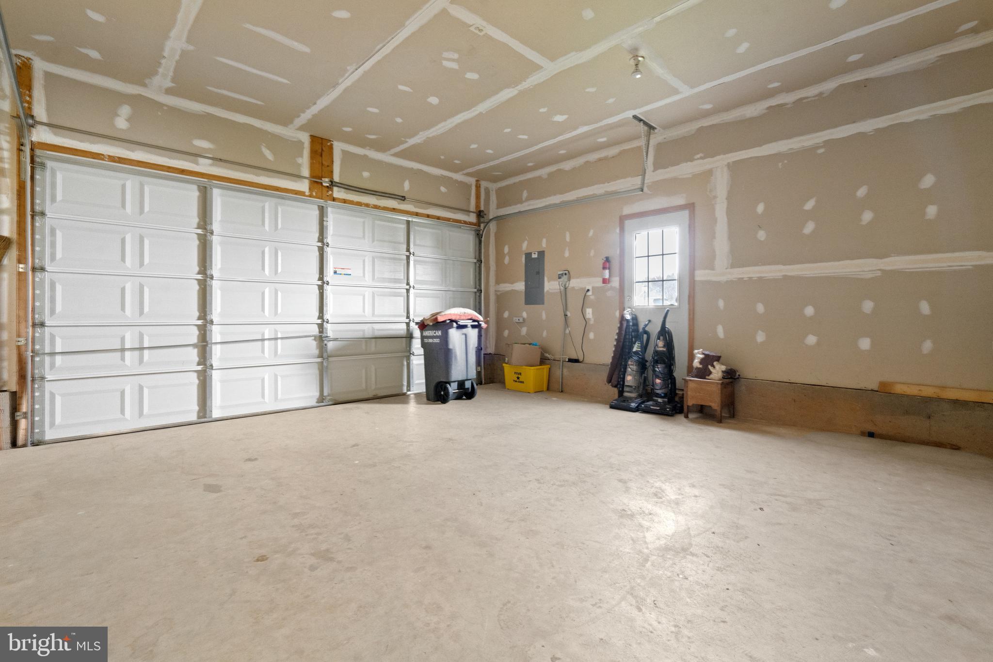 FOUR SEASONS IN HISTORIC VIRGINIA - Residential