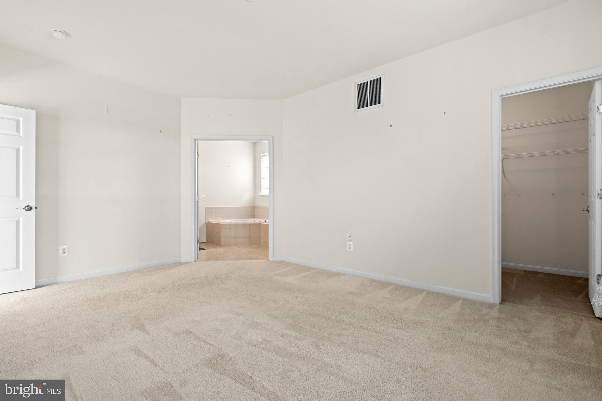 FOUR SEASONS IN HISTORIC VIRGINIA - Residential