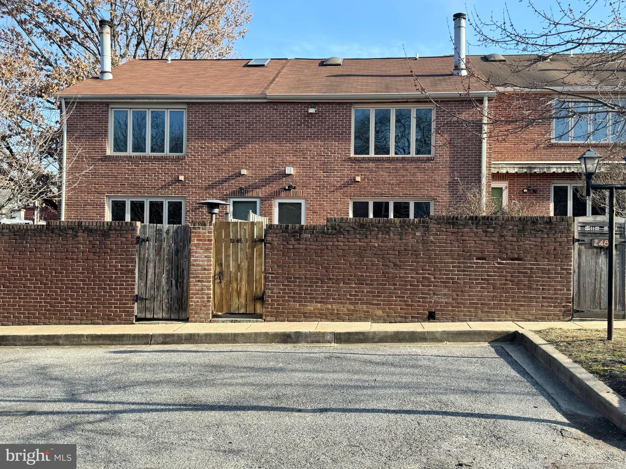 BOLTON HILL HISTORIC DISTRICT - Residential Lease