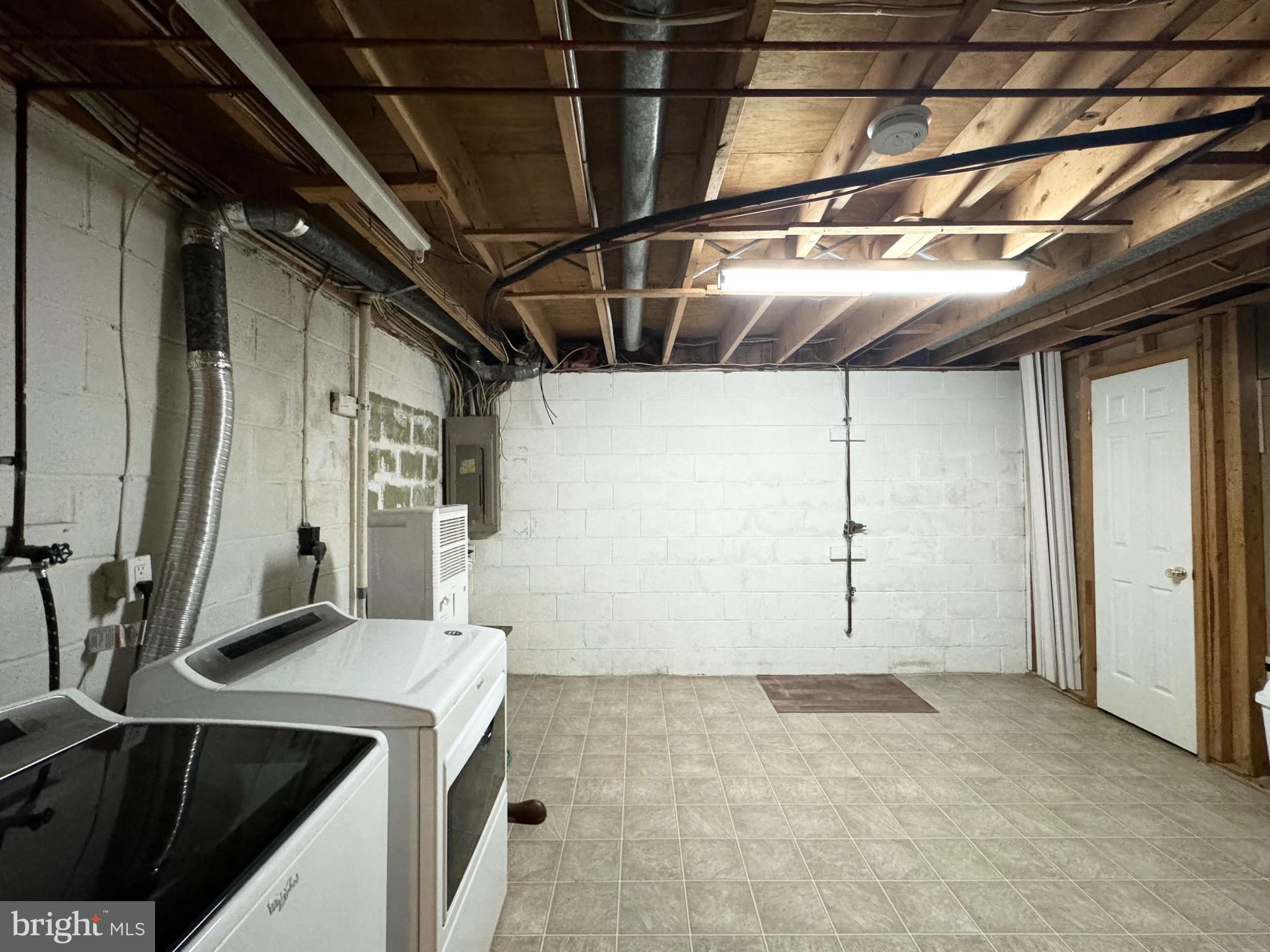 BOLTON HILL HISTORIC DISTRICT - Residential Lease