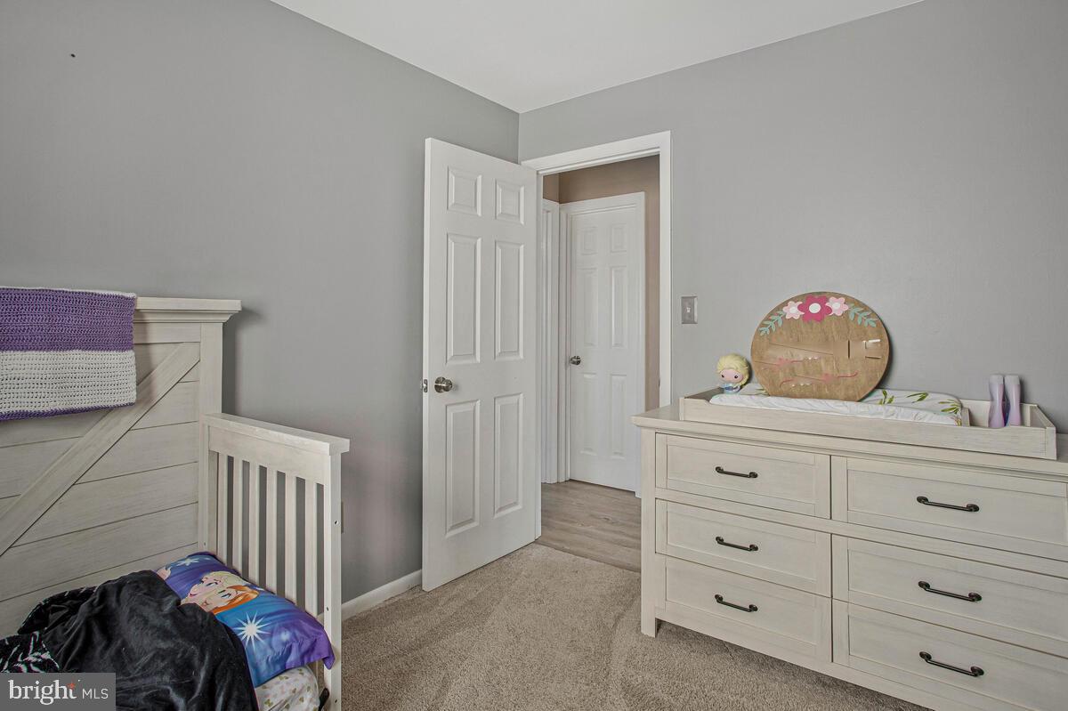 WOODLAND BEACH - Residential