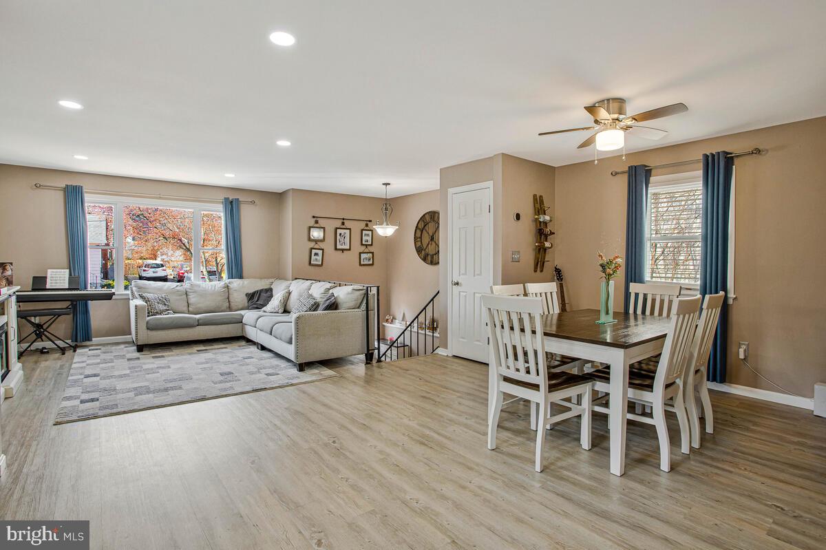 WOODLAND BEACH - Residential