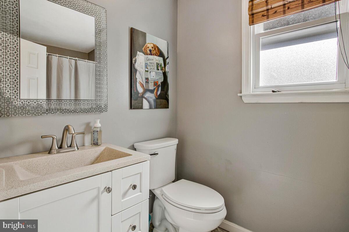 WOODLAND BEACH - Residential