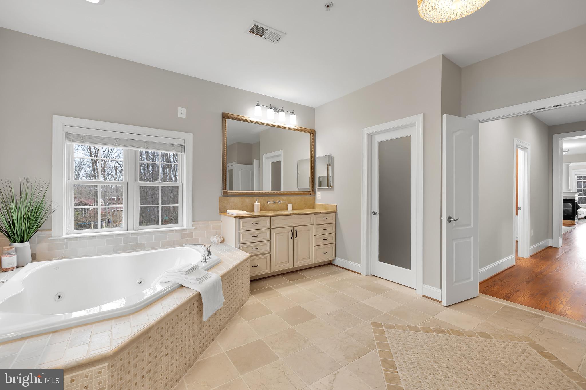 KENTSDALE ESTATES - Residential