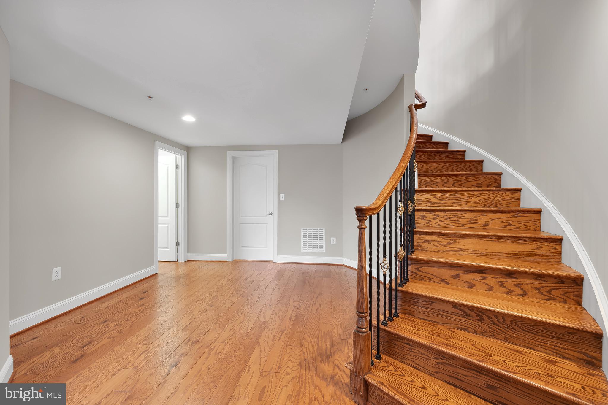 KENTSDALE ESTATES - Residential