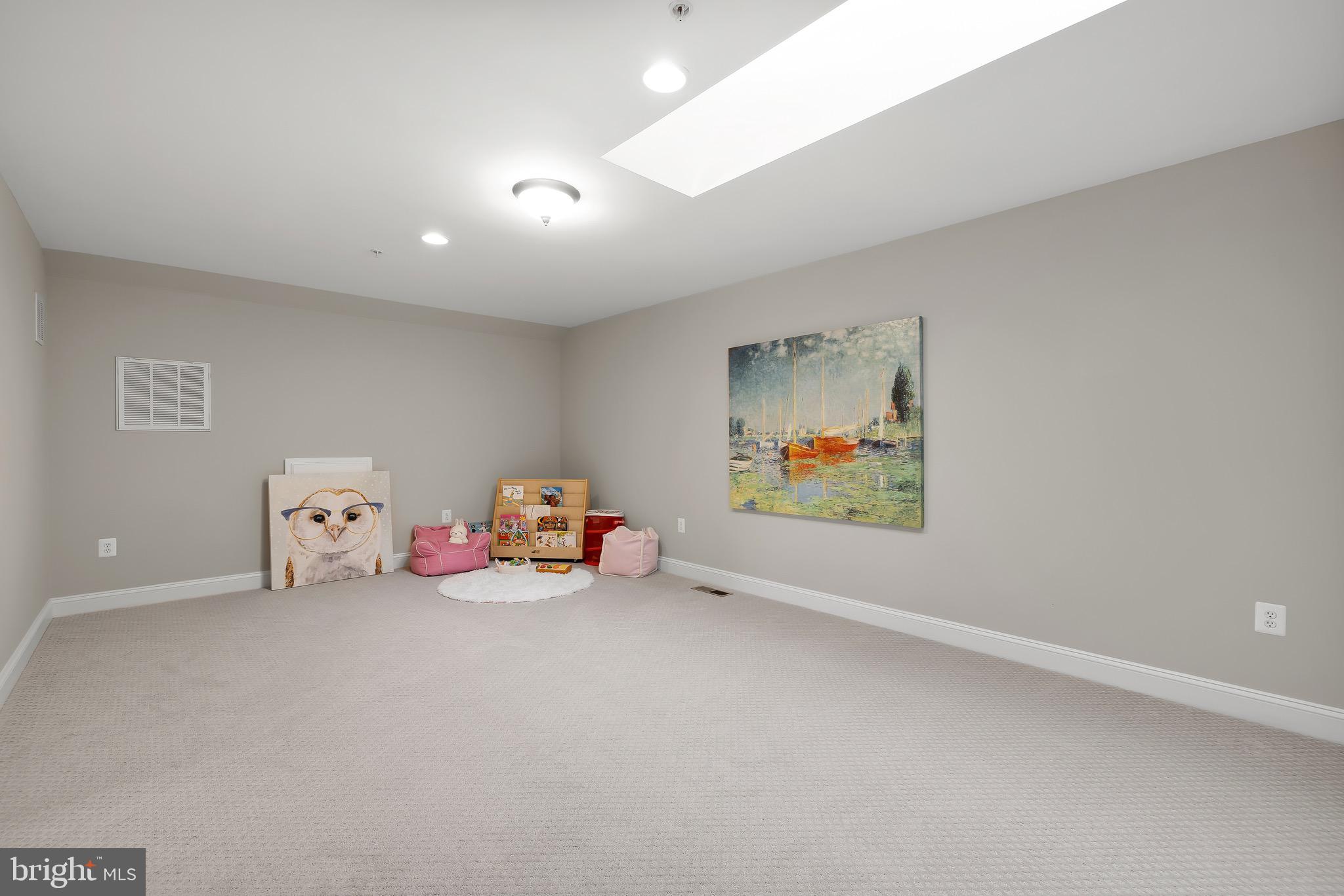 KENTSDALE ESTATES - Residential