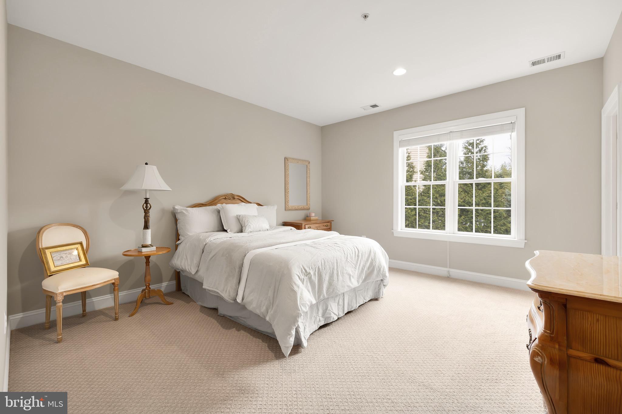 KENTSDALE ESTATES - Residential