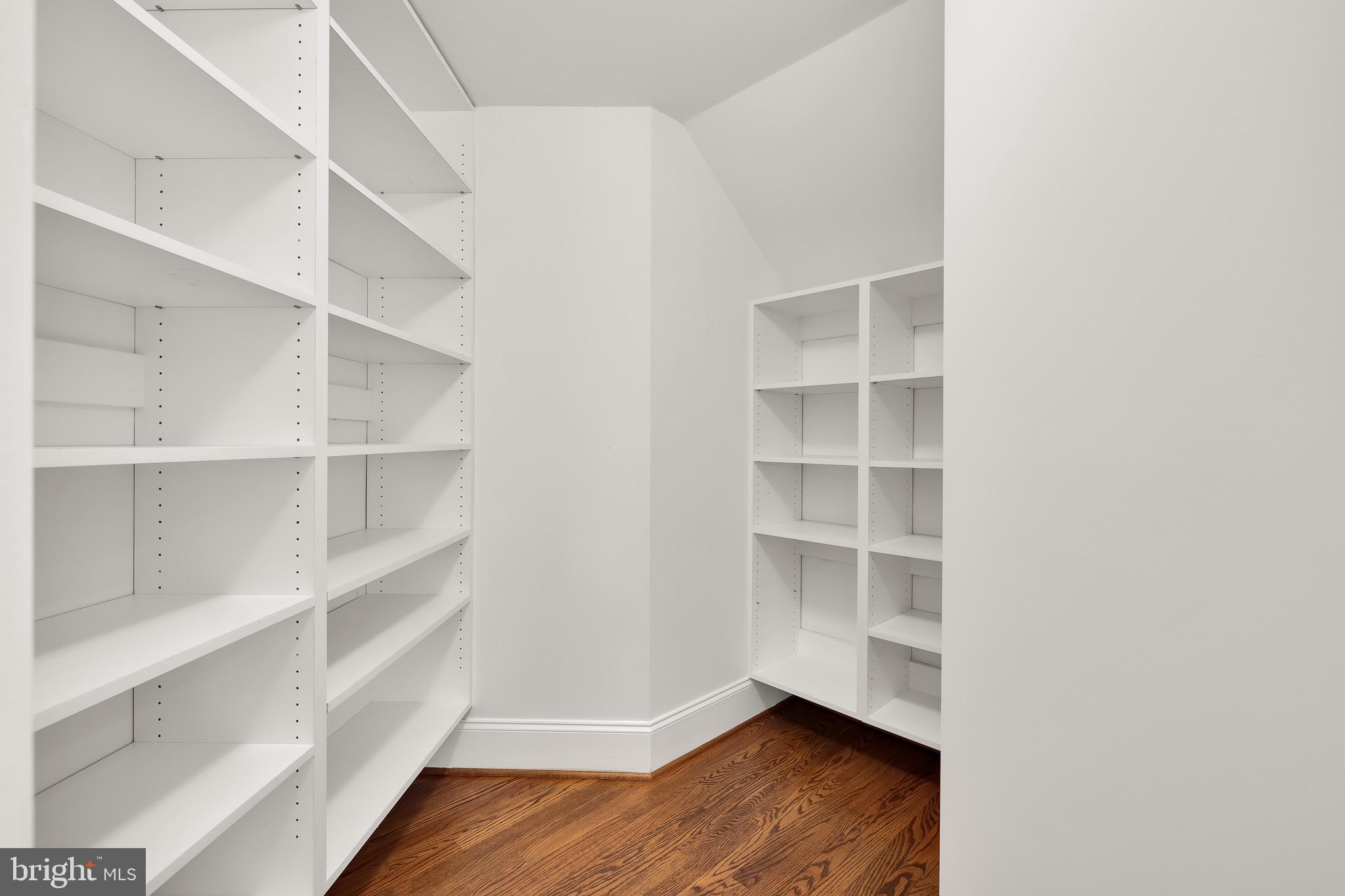 KENTSDALE ESTATES - Residential