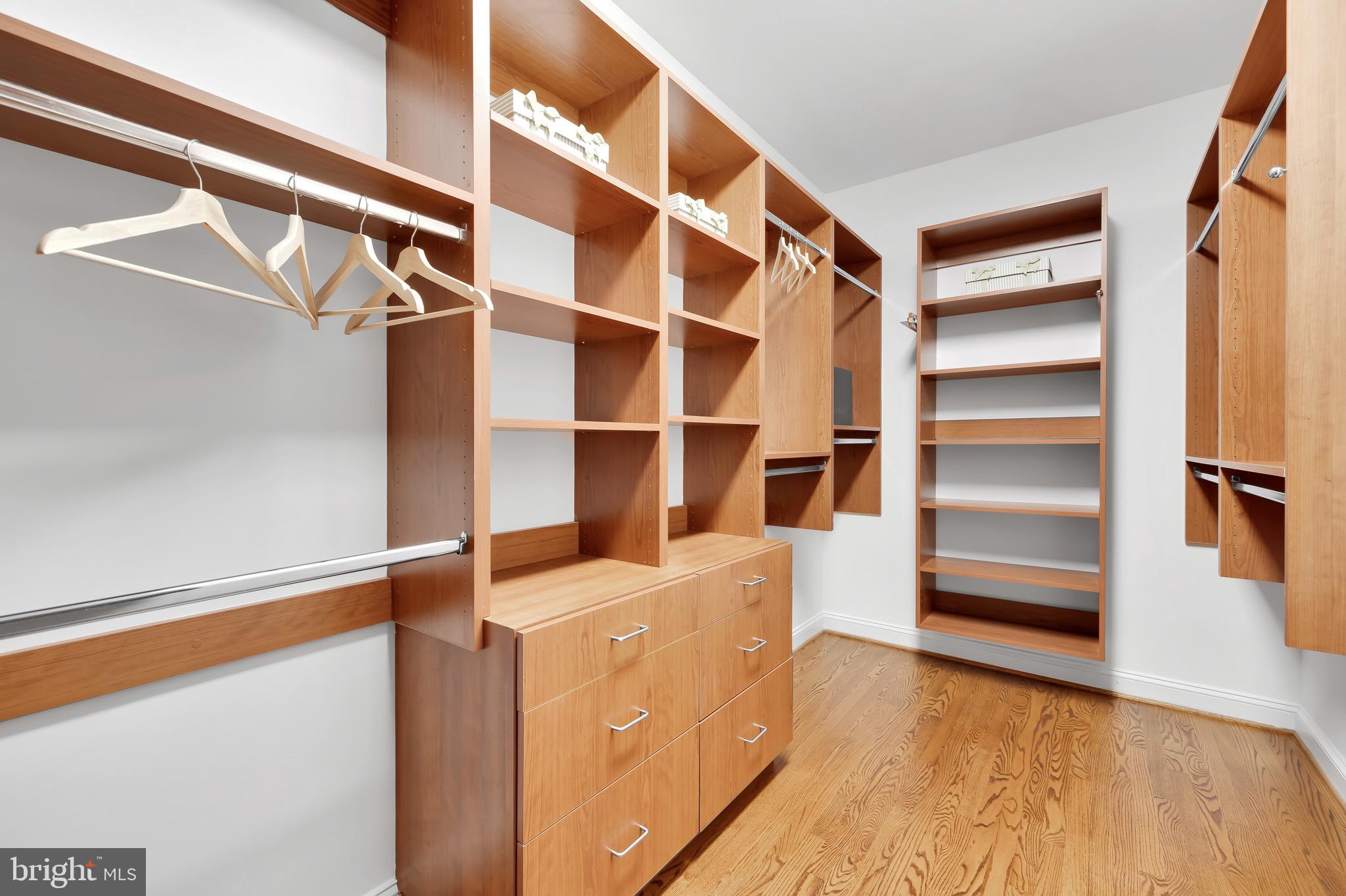 KENTSDALE ESTATES - Residential