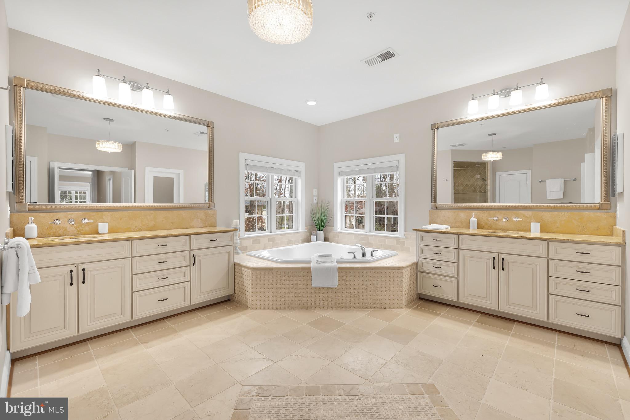 KENTSDALE ESTATES - Residential