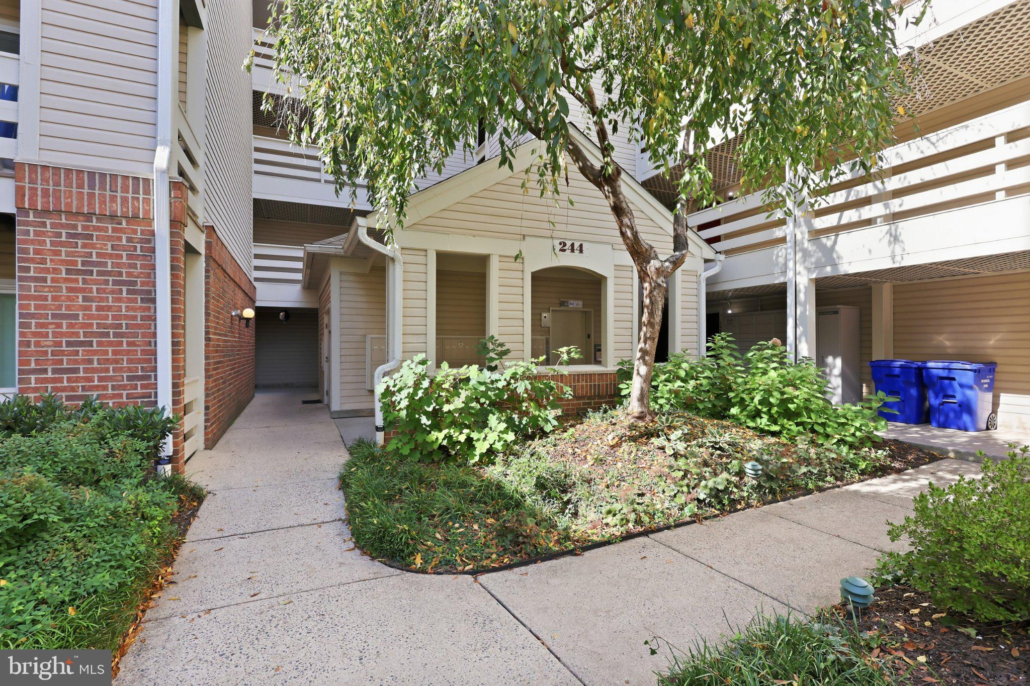 244 S REYNOLDS STREET 301