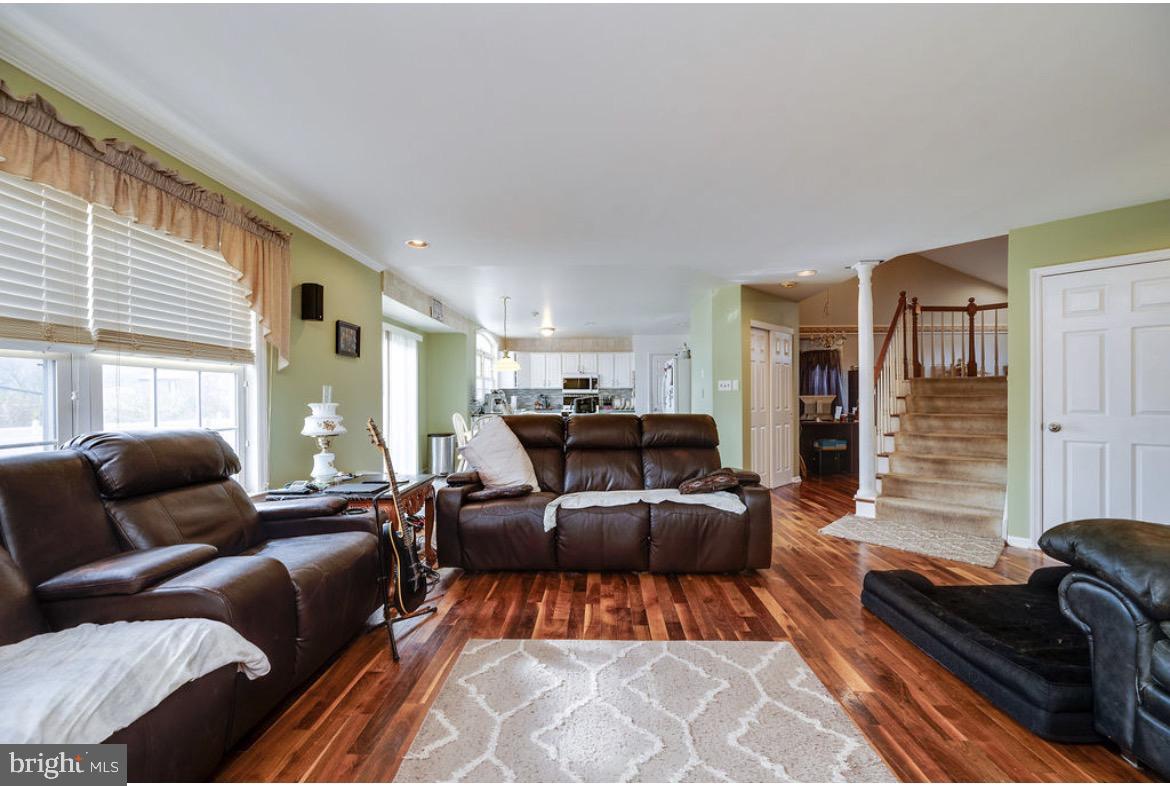 PATHFINDER MEADOWS - Residential