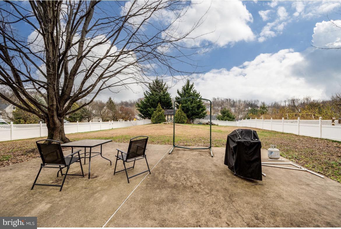 PATHFINDER MEADOWS - Residential