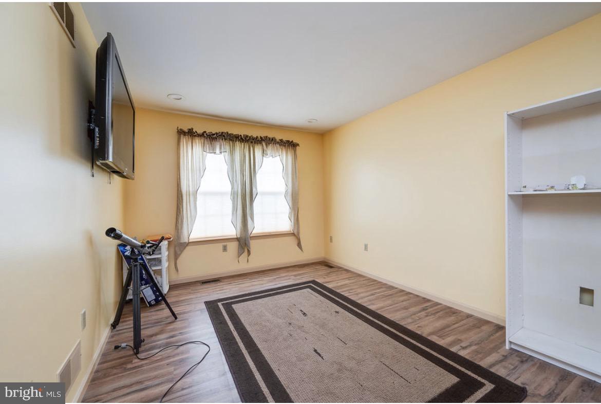 PATHFINDER MEADOWS - Residential