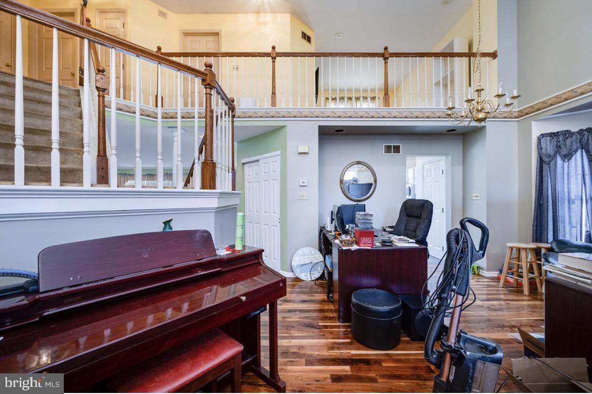 PATHFINDER MEADOWS - Residential