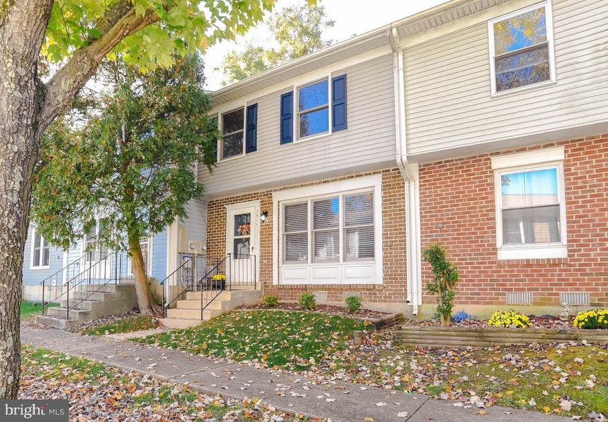 JUST MOVE IN & R-E-L-A-X--EVERYTHING'S BEEN DONE FOR YOU--COMPLETELY REMODELED INSIDE--ALL NEW KITCHEN AND BATHS! HVAC RECENTLY REPLACED, TOO! GATHER FOR A MEAL IN THE TRUE COUNTRY KITCHEN, WATCH THE GAME IN THE LARGE LIVING ROOM OR RETREAT TO THE SPACIOUS, PRIVATE PRIMARY BEDROOM...SOAK IN THE SUN OR BBQ ON THE BACK DECK...ROMP THE PRIVATE, FENCED BACK YARD...NEW WINDOWS ARE ON THEIR WAY (INVOICE IN DOCS)...SEE IT FOR YOURSELF TODAY!