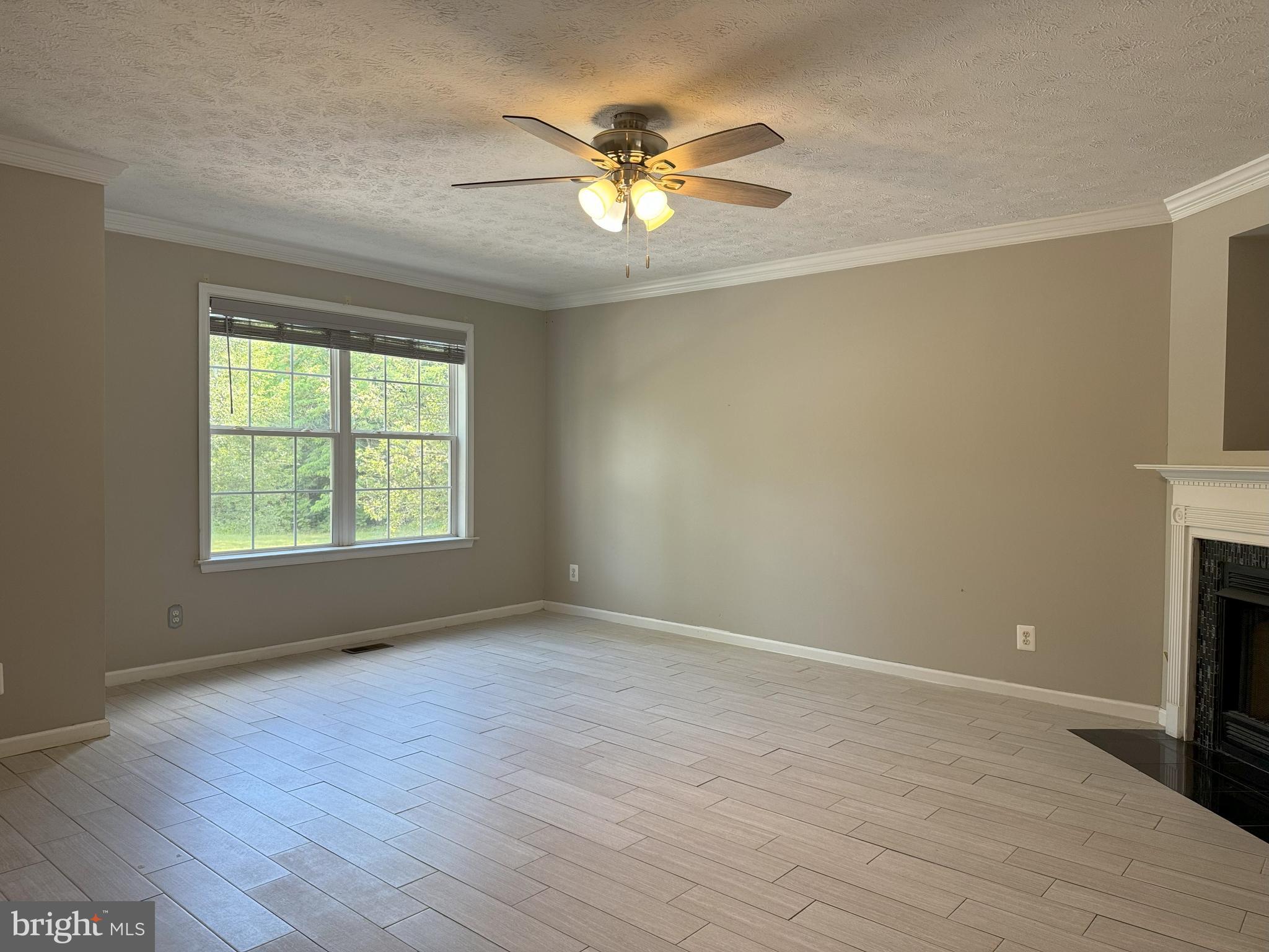 CHARLESTOWN COMMONS - Residential Lease