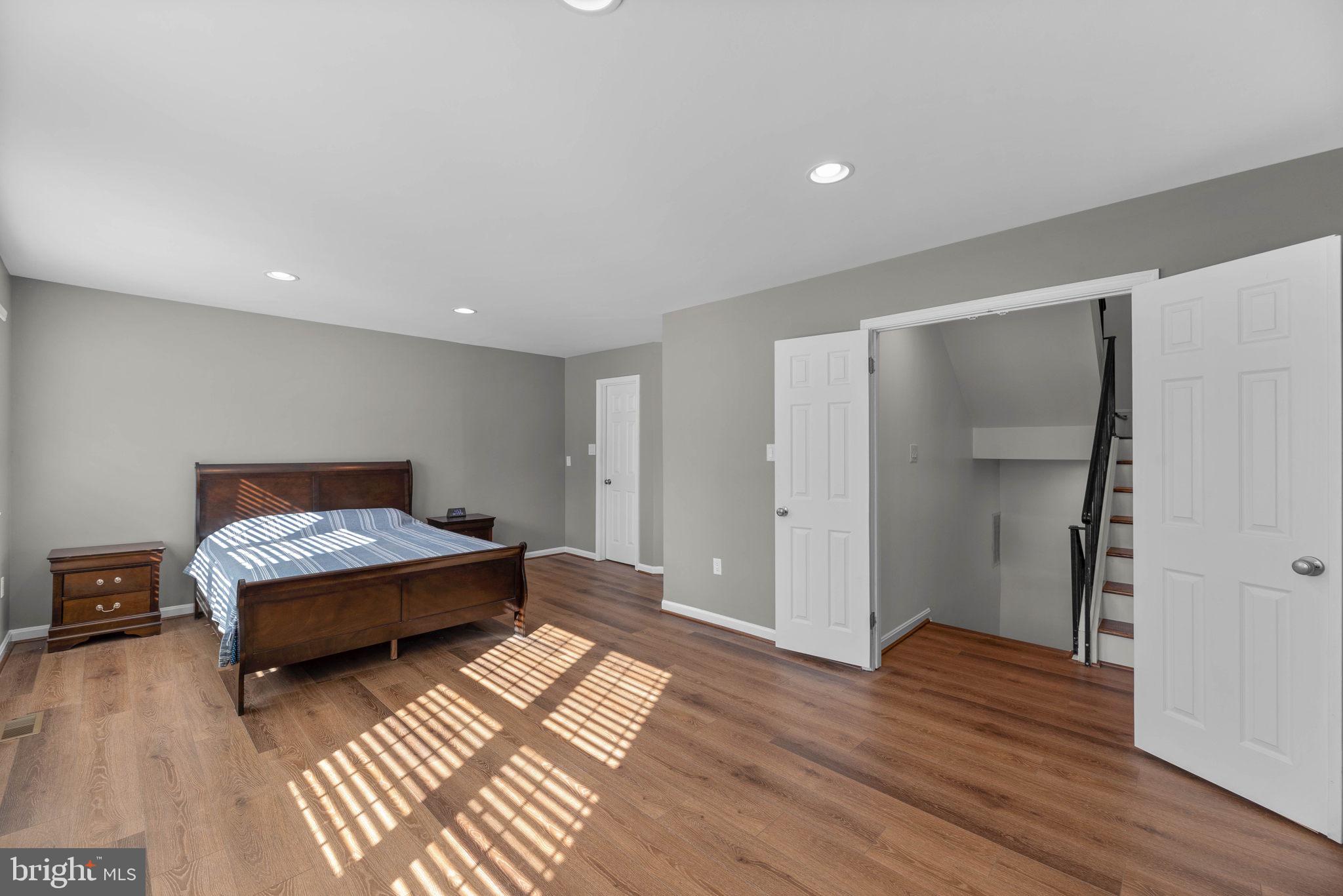 LAUREL LAKES PLAT 2 - Residential