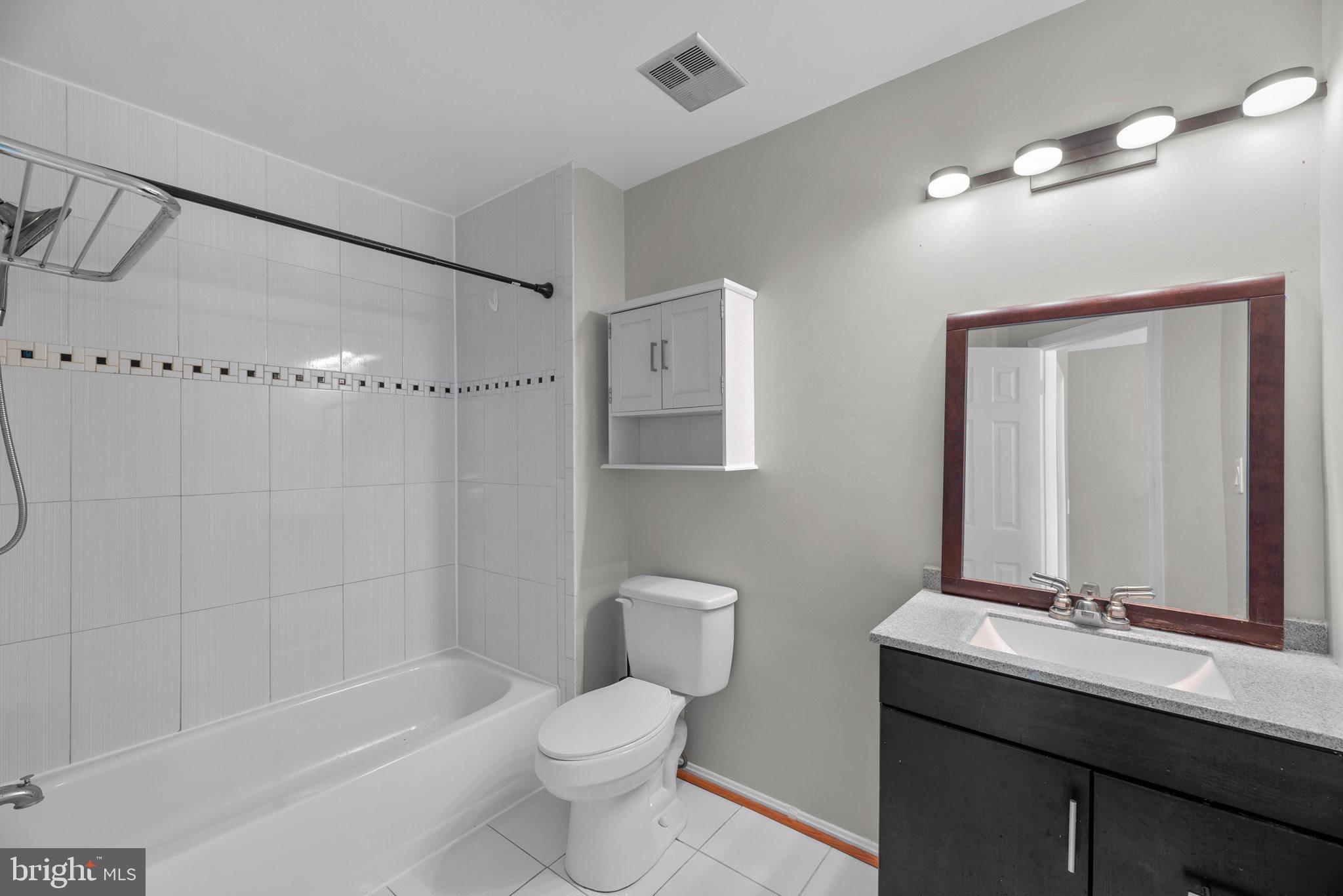 LAUREL LAKES PLAT 2 - Residential