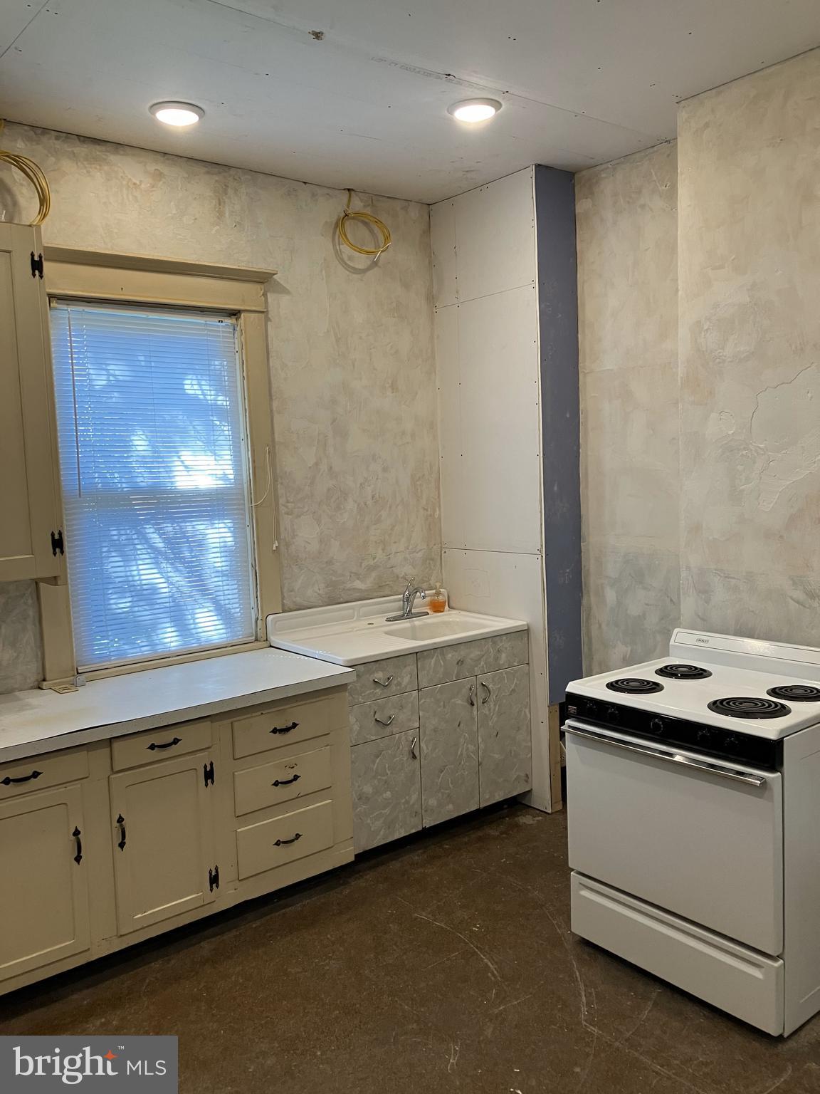 NORTH END - Residential