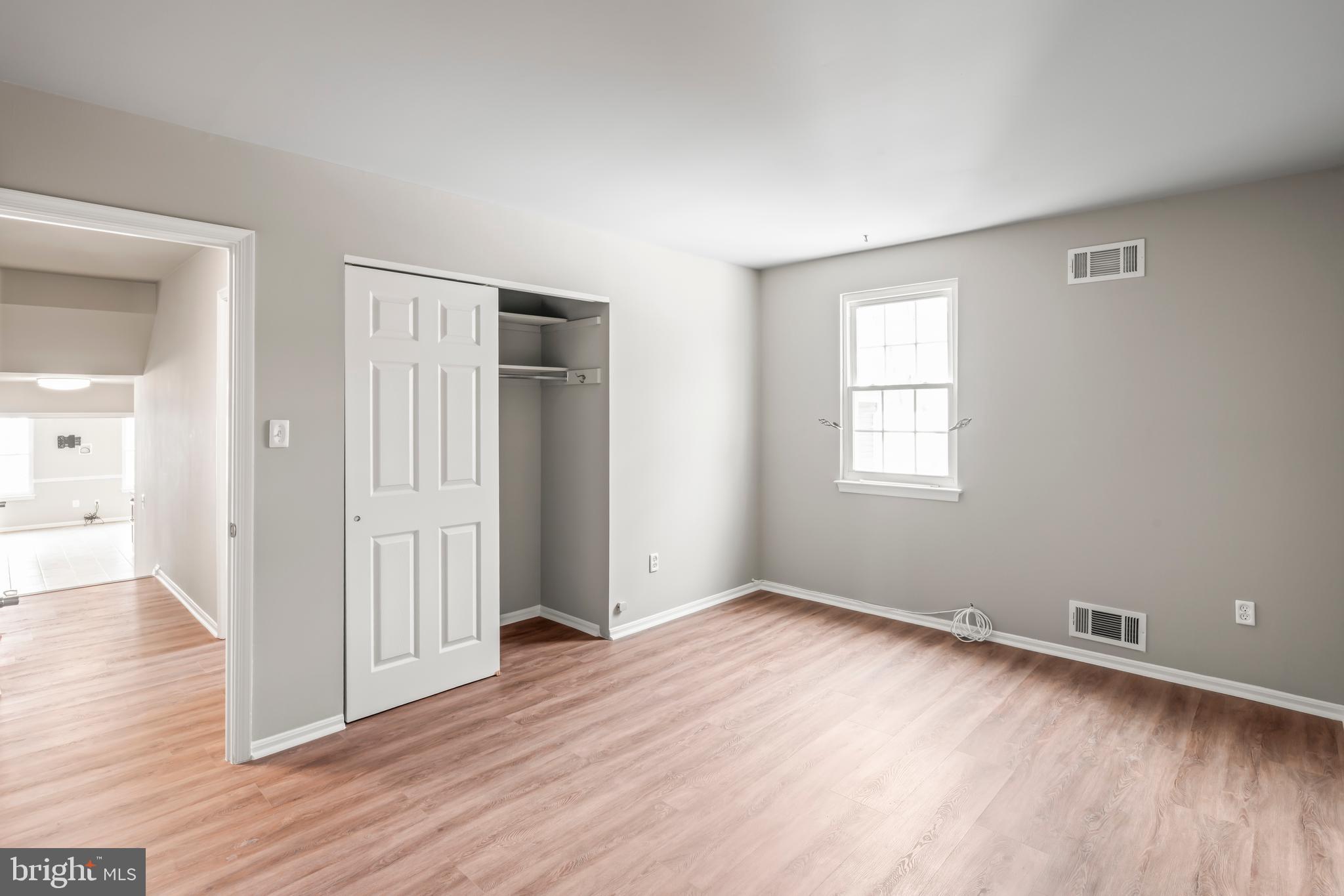 RESTON - Residential