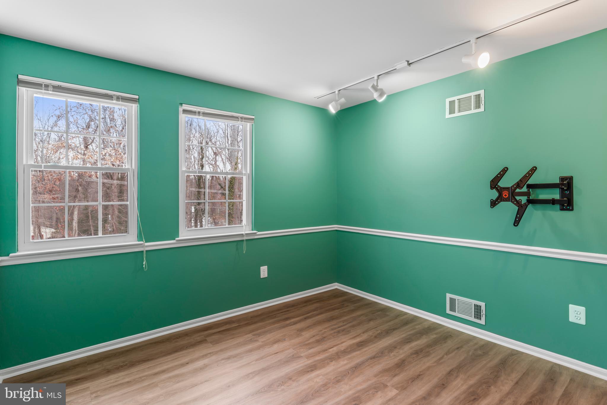 RESTON - Residential